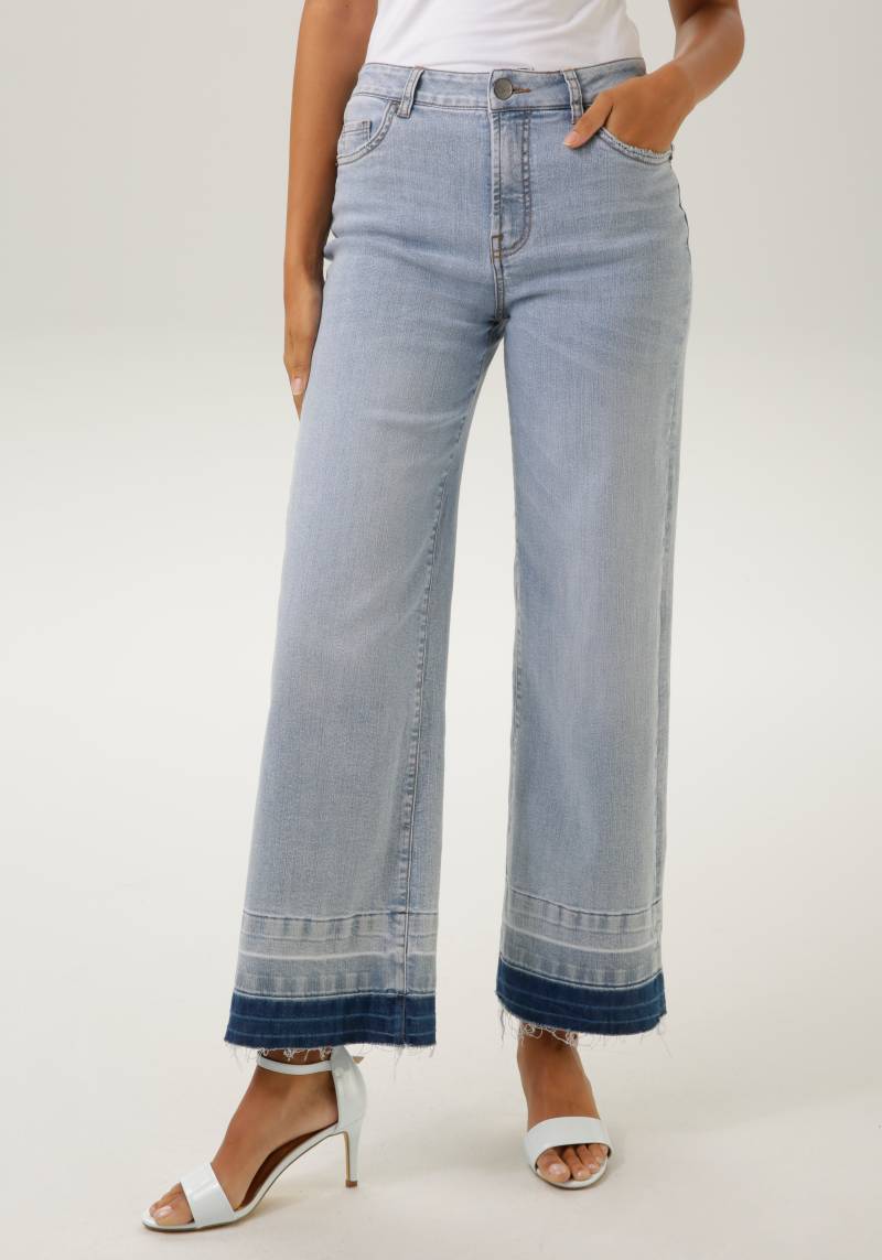 Aniston CASUAL Straight-Jeans, mit trendiger Waschung am leicht ausgefranstem Saum von Aniston CASUAL