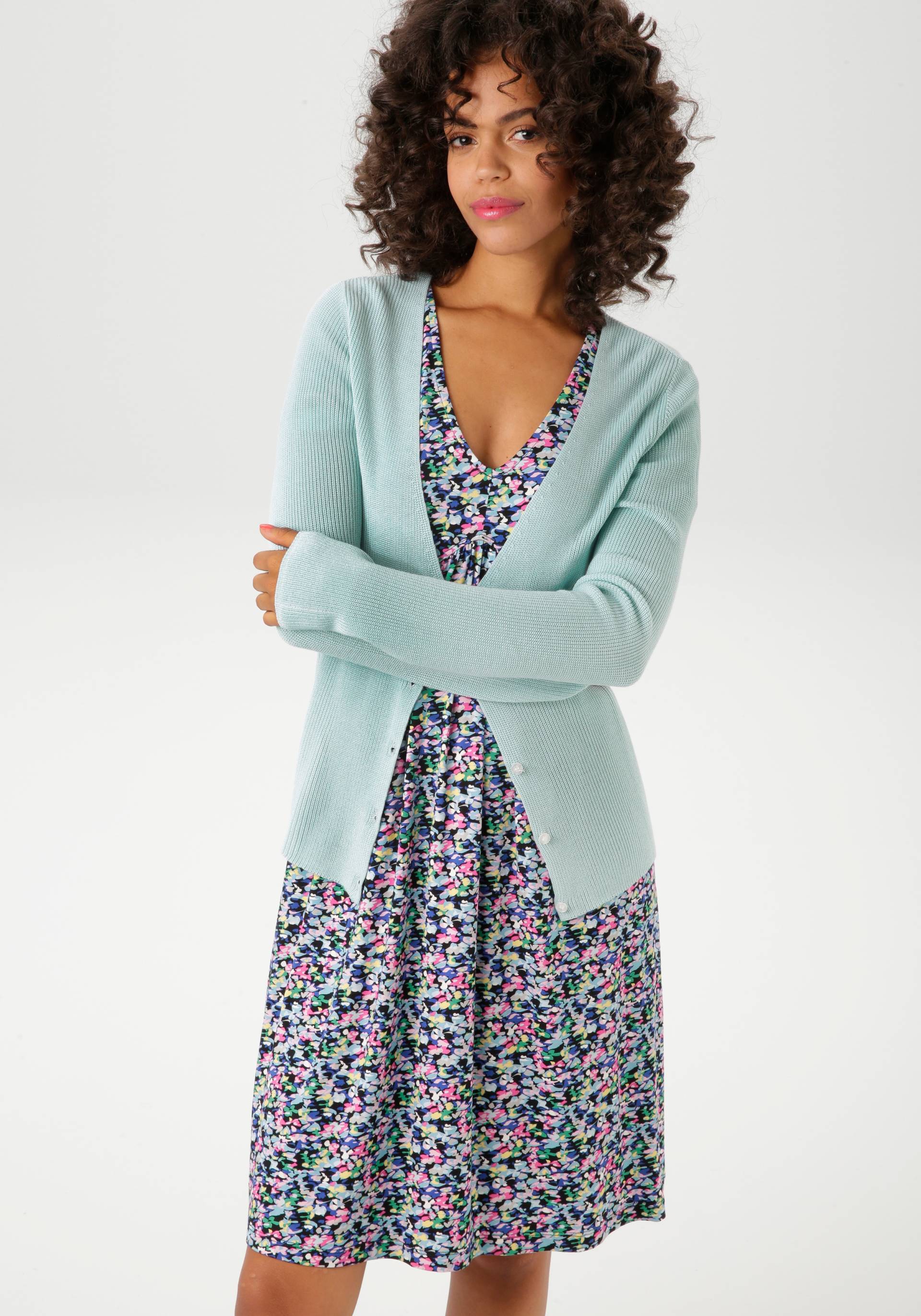 Aniston CASUAL Strickjacke, in trendiger Farbpalette Aniston CASUAL Strickjacke, in trendiger Farbpalette von Aniston CASUAL