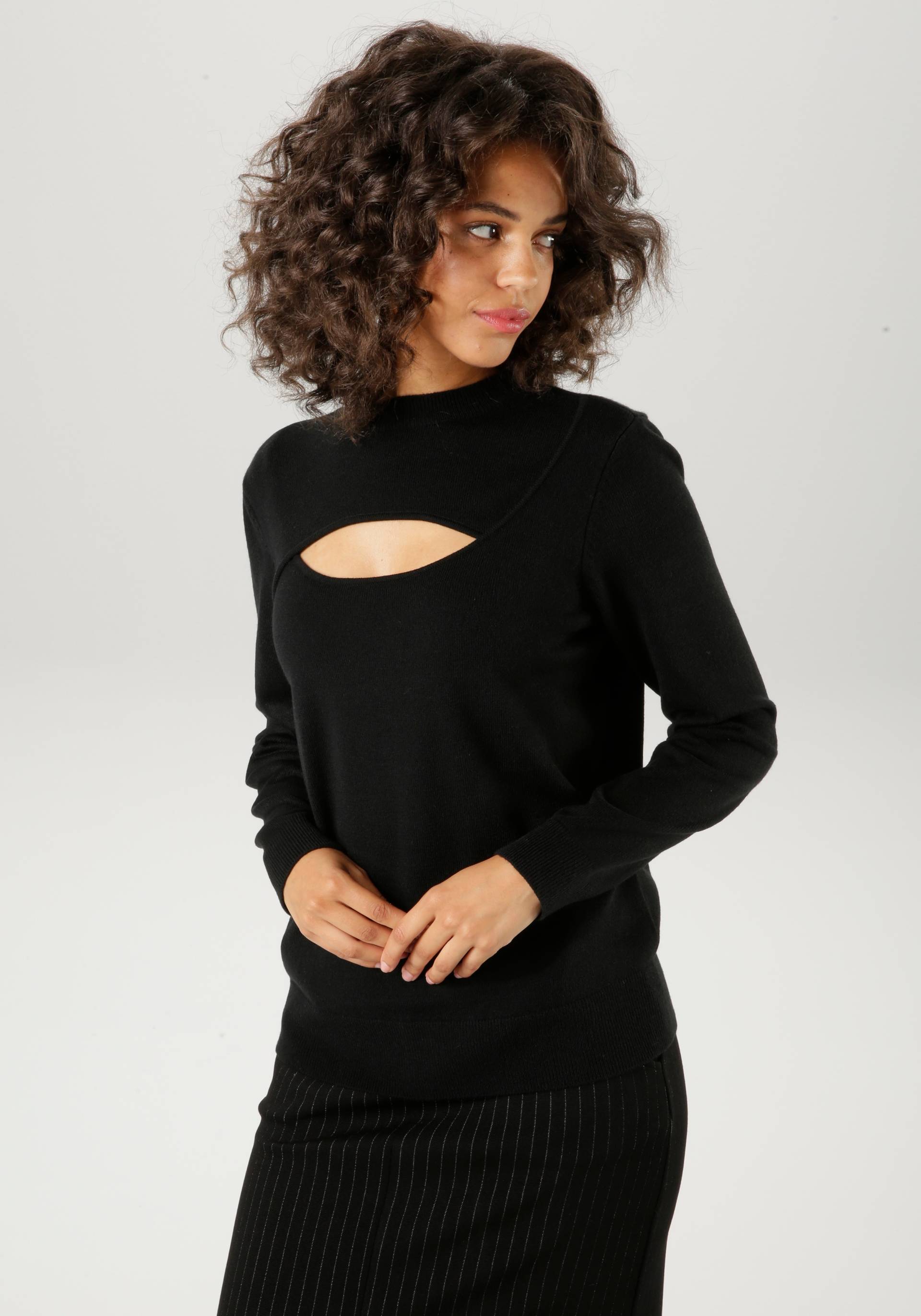 Aniston CASUAL Strickpullover, mit Cut-out am Dekolleté von Aniston CASUAL