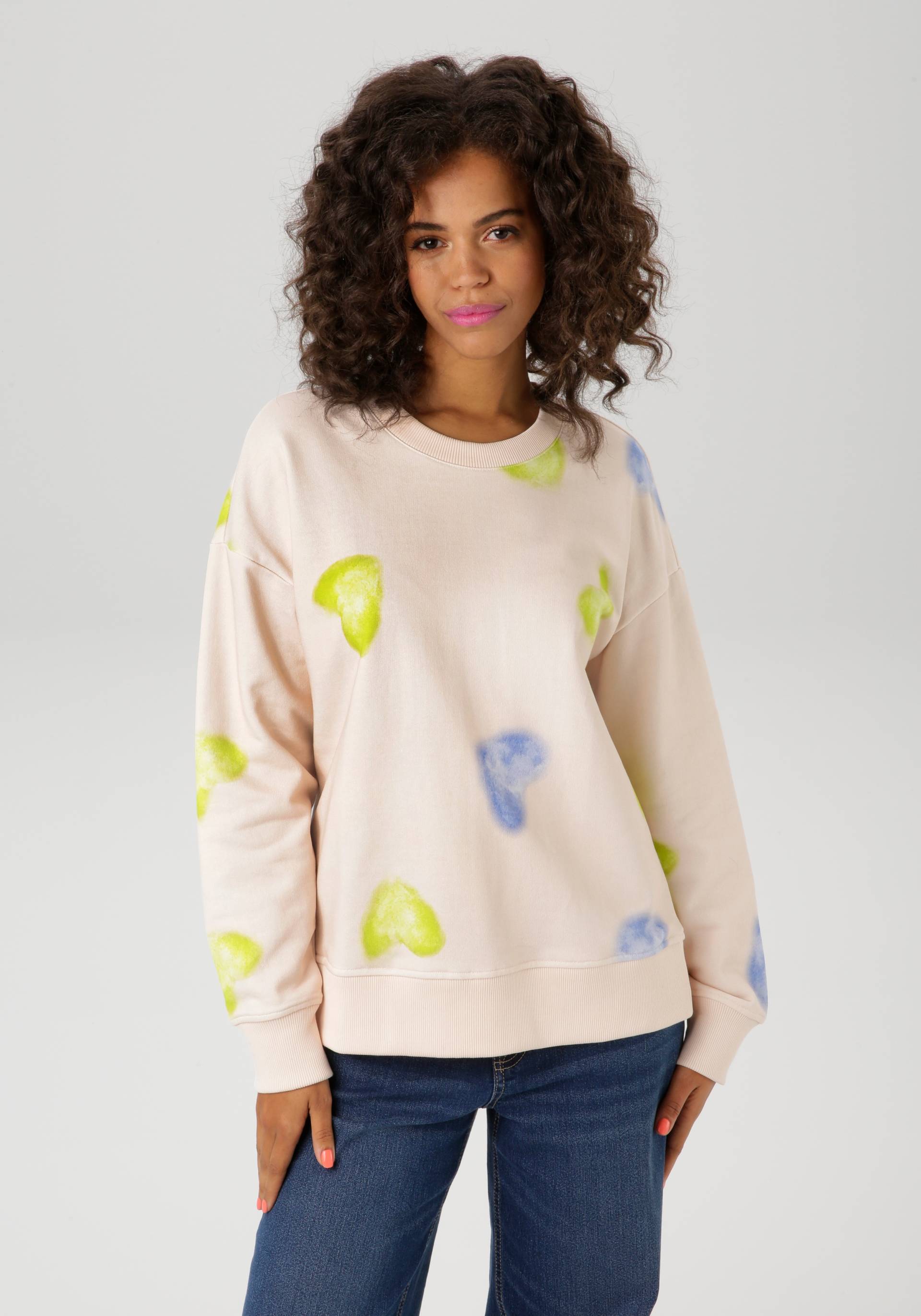 Aniston CASUAL Sweatshirt, mit Batik-Herzen bedruckt - NEUE KOLLEKTION von Aniston CASUAL