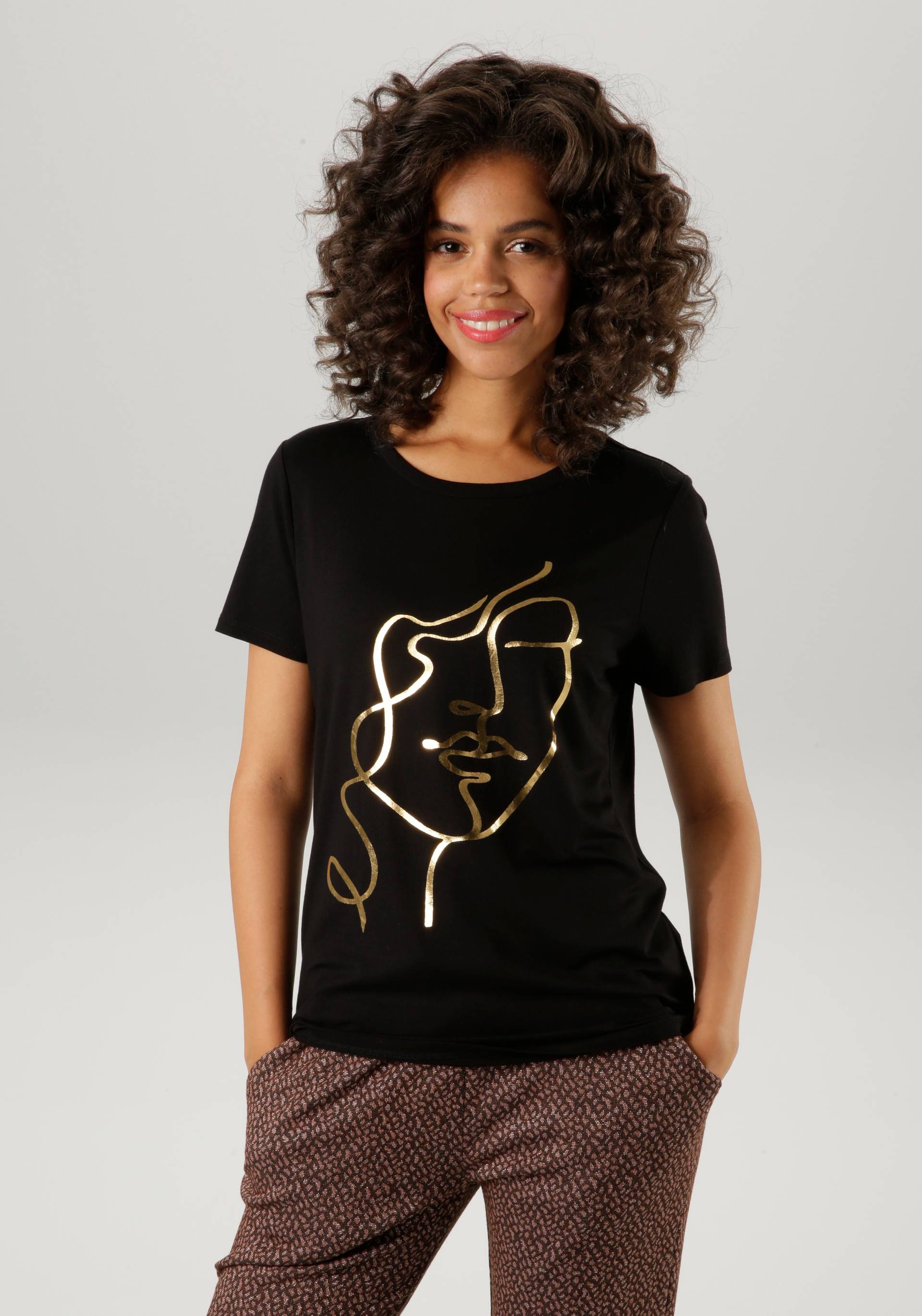 Aniston CASUAL T-Shirt, mit abstraktem Gesicht aus goldfarbenem Folienprint - NEUE KOLLEKTION von Aniston CASUAL
