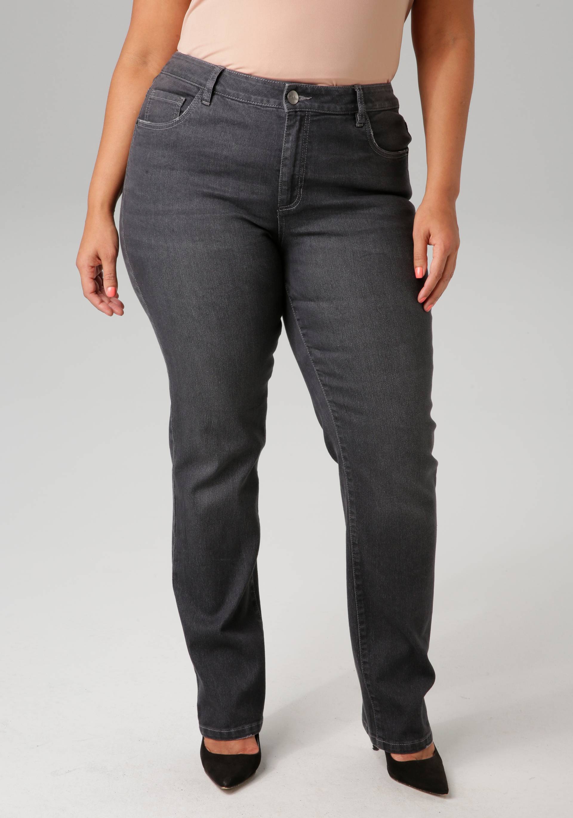 Aniston PLUS Straight-Jeans, mit leichtem Used-Effekt - NEUE KOLLEKTION von Aniston PLUS