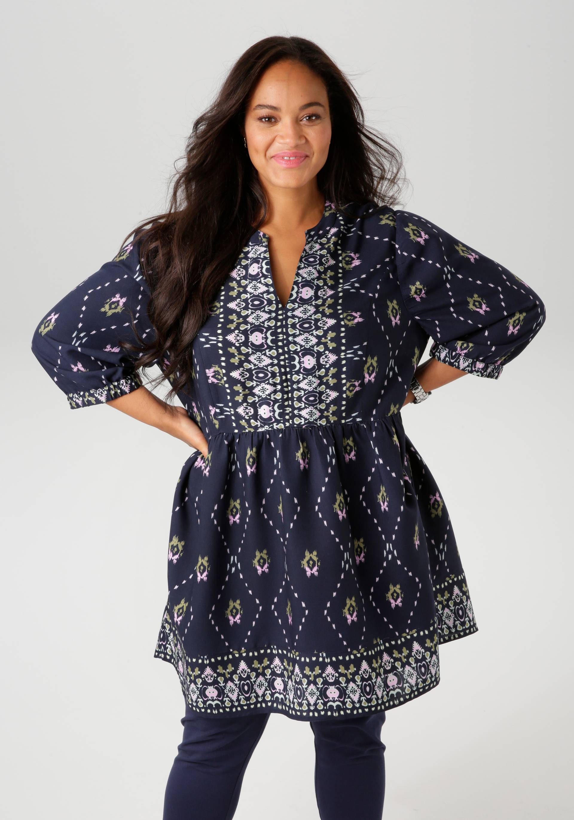 Aniston PLUS Tunika, mit fantasievollen, farbharmonischen Druck - NEUE KOLLEKTION Aniston PLUS Tunika, mit fantasievollen, farbharmonischen Druck - NEUE KOLLEKTION von Aniston PLUS