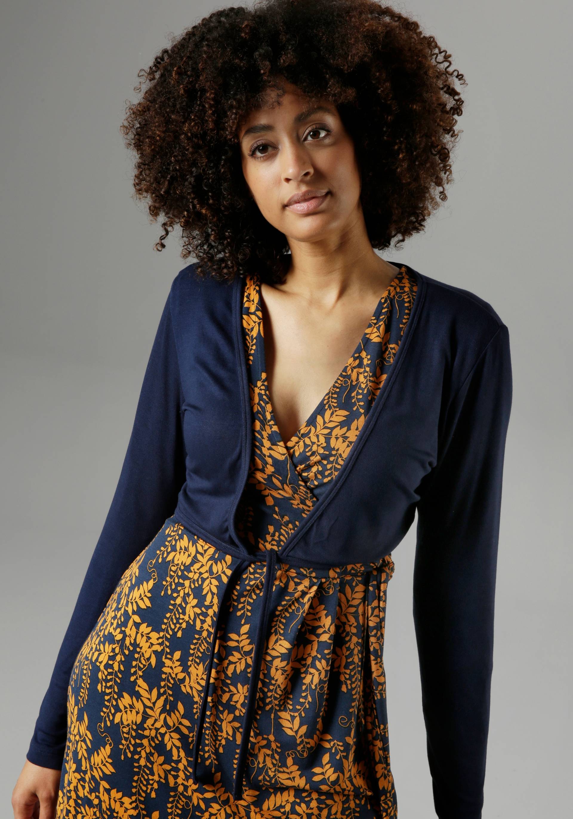 Aniston SELECTED Bolero, mit Bindeband Aniston SELECTED Bolero, mit Bindeband von Aniston SELECTED