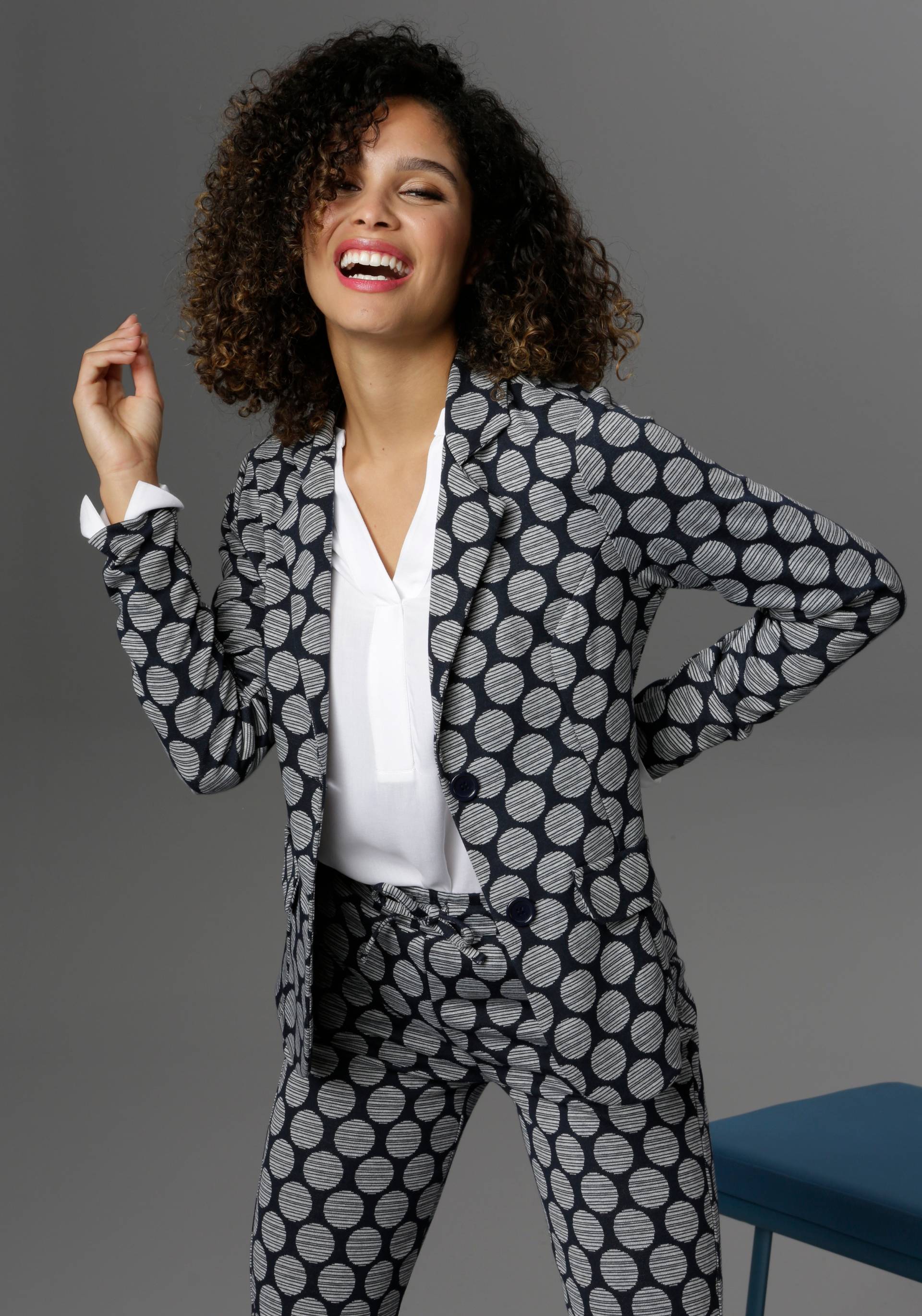 Aniston SELECTED Jerseyblazer, mit gestreiften Punkten Aniston SELECTED Jerseyblazer, mit gestreiften Punkten von Aniston SELECTED