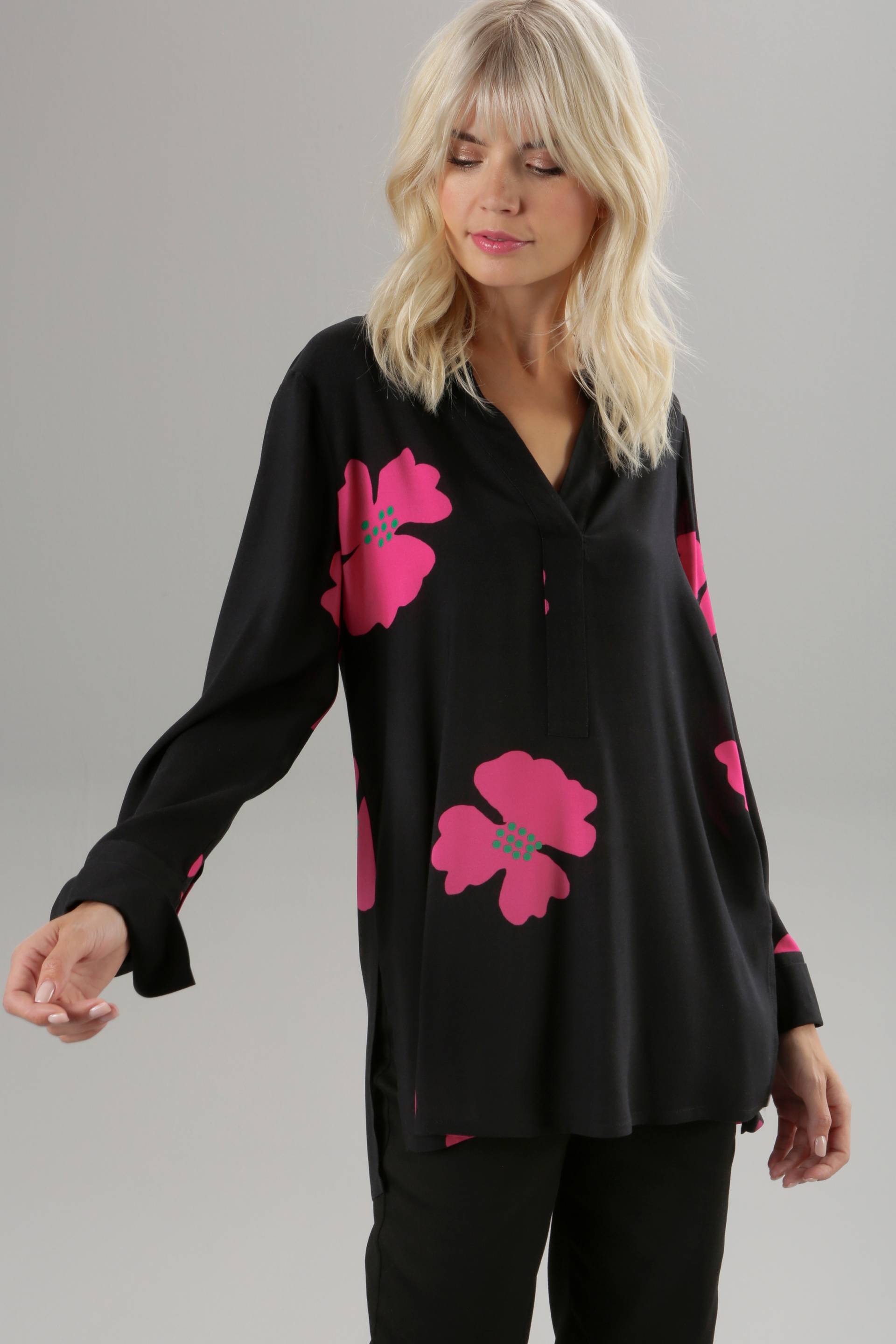 Aniston SELECTED Longbluse, mit Blüten bedruckt - Jedes Teil ein Unikat Aniston SELECTED Longbluse, mit Blüten bedruckt - Jedes Teil ein Unikat von Aniston SELECTED