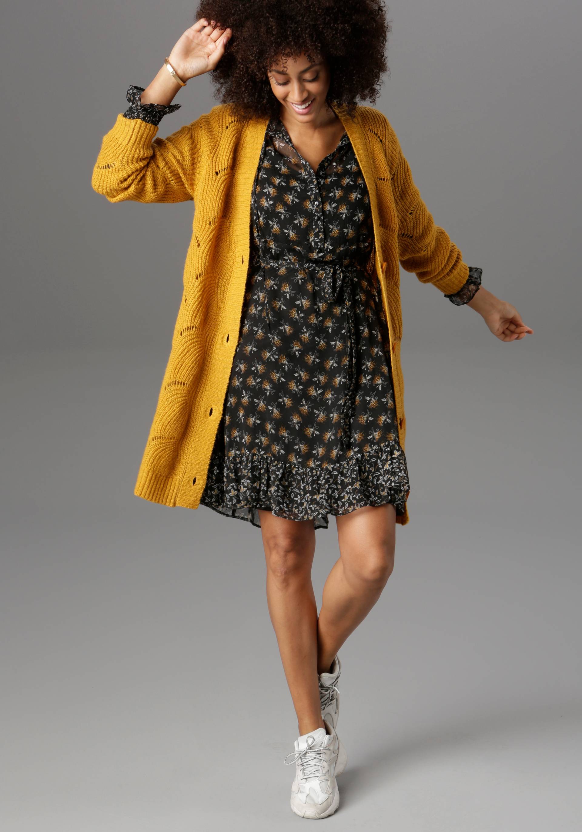 Aniston SELECTED Longstrickjacke, mit Lochstrick-Muster Aniston SELECTED Longstrickjacke, mit Lochstrick-Muster von Aniston SELECTED