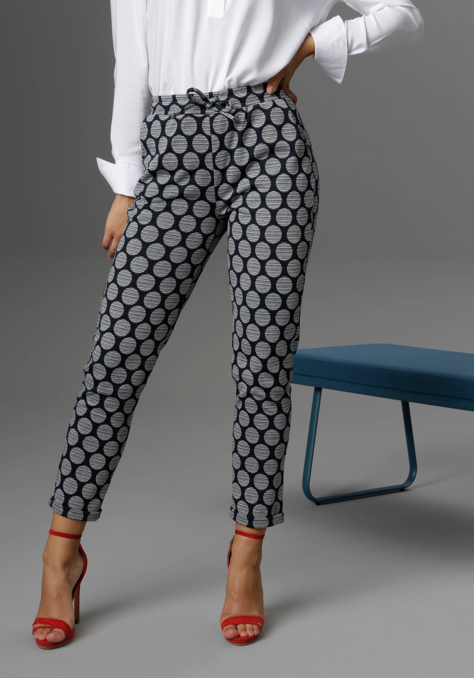 Aniston SELECTED Schlupfhose, mit gestreiften Punkten Aniston SELECTED Schlupfhose, mit gestreiften Punkten von Aniston SELECTED