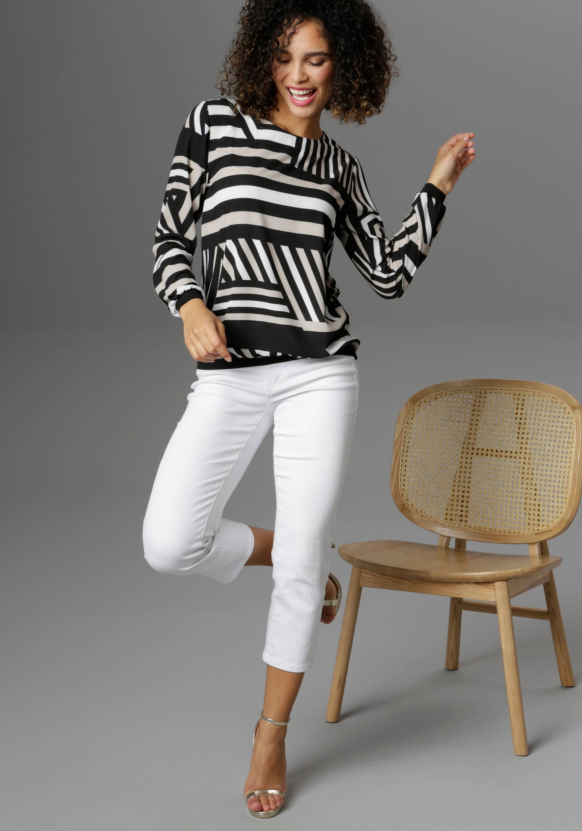 Aniston SELECTED Shirtbluse, mit grafischem Muster Aniston SELECTED Shirtbluse, mit grafischem Muster von Aniston SELECTED