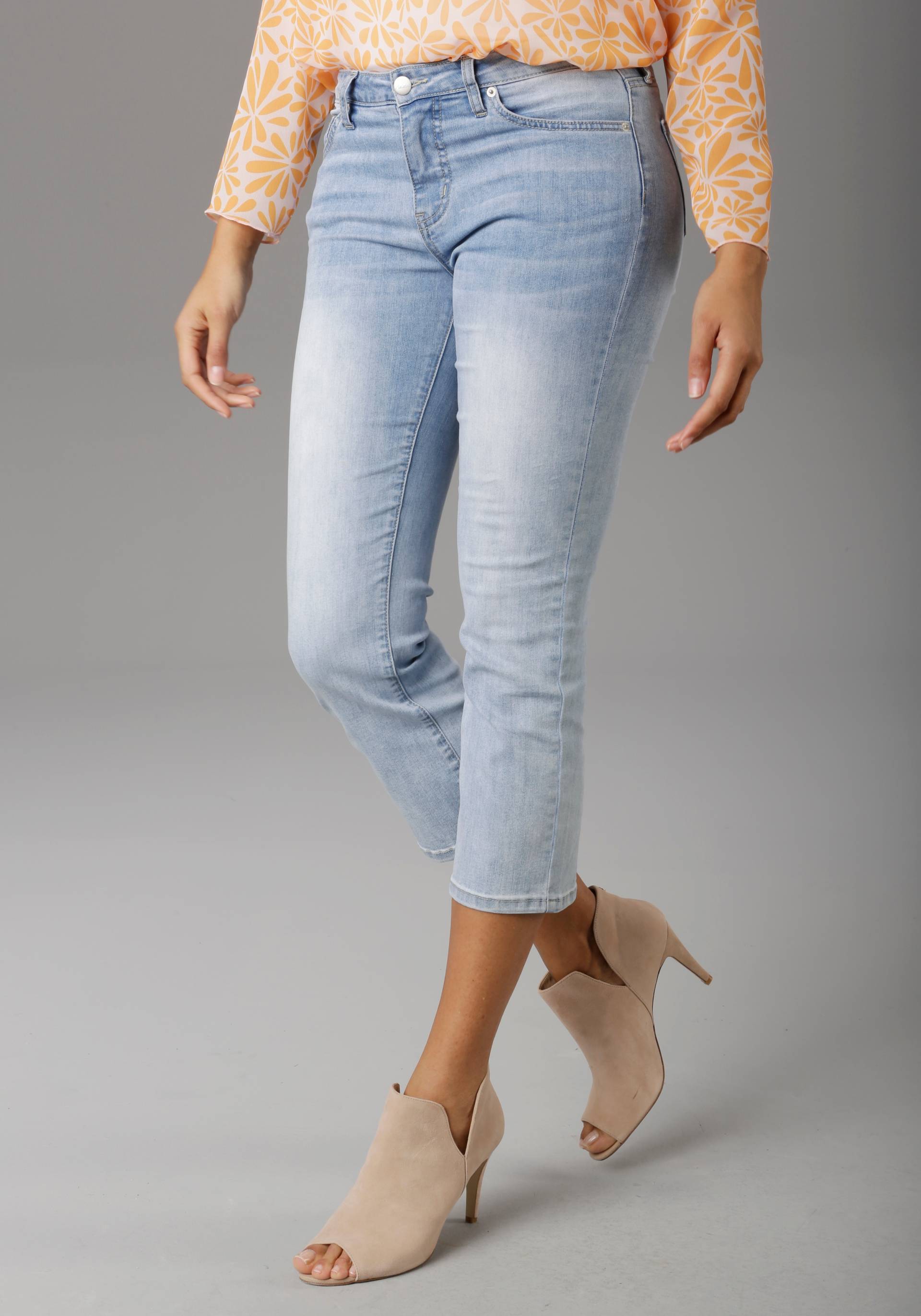 Aniston SELECTED Straight-Jeans, in verkürzter cropped Länge Aniston SELECTED Straight-Jeans, in verkürzter cropped Länge von Aniston SELECTED