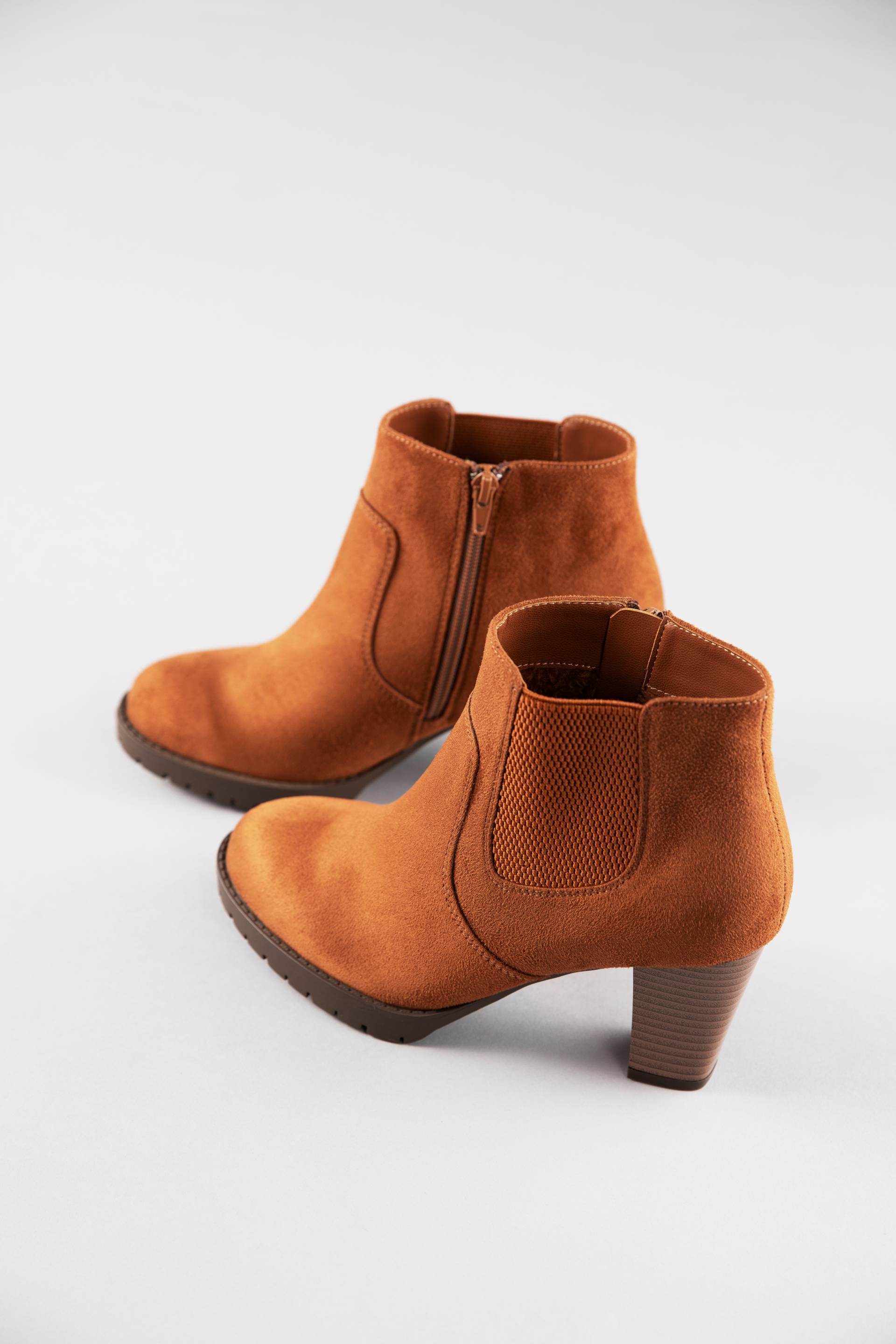 Aniston SHOES Stiefelette, Ankleboots mit seitlichem Stretcheinsatz - NEUE KOLLEKTION von Aniston SHOES