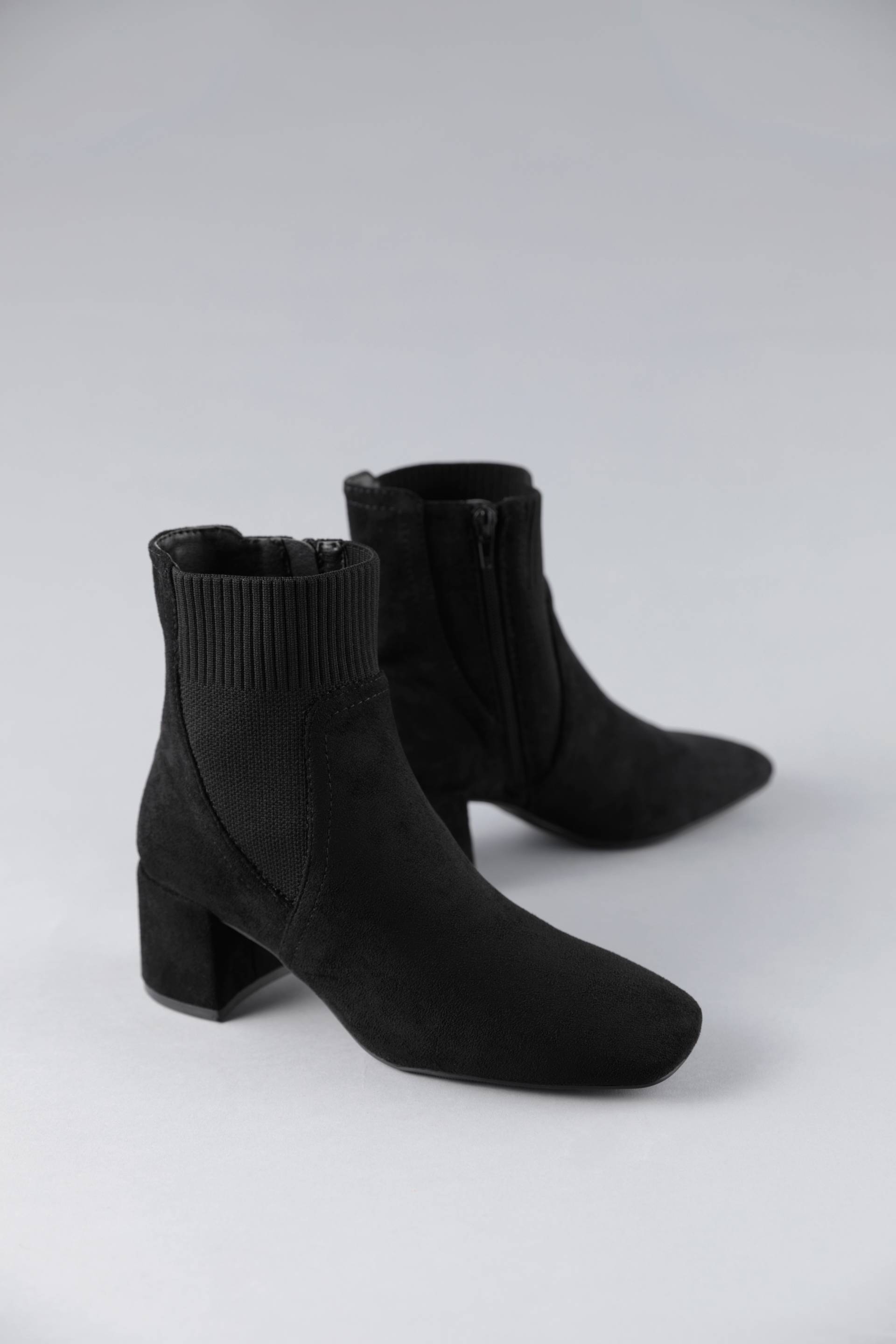 Aniston SHOES Stiefelette, Blockabsatz, Karreeform, mit Strick-Einsatz - NEUE KOLLEKTION von Aniston SHOES