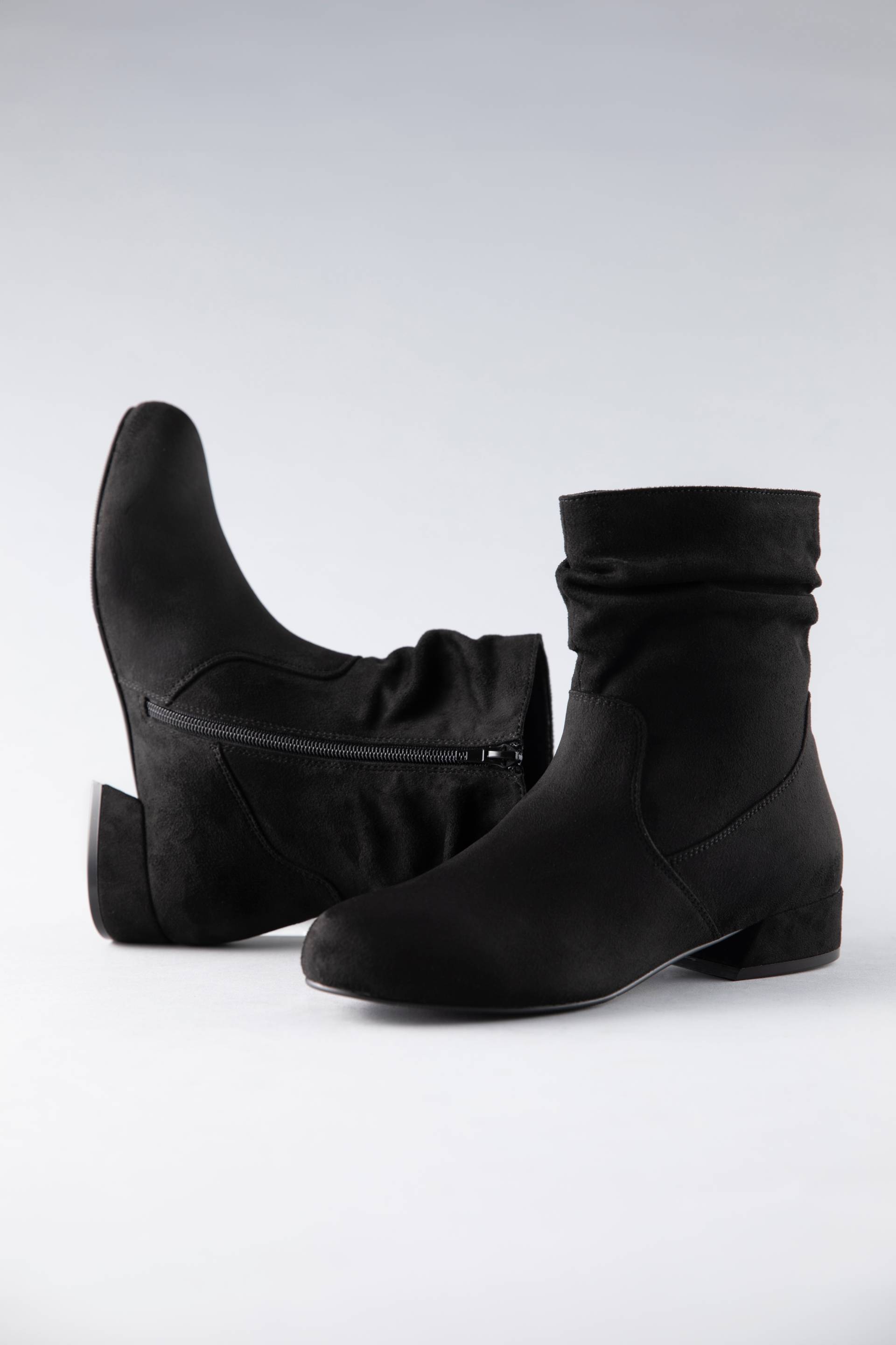 Aniston SHOES Stiefelette, mit gerafftem Schaft von Aniston SHOES