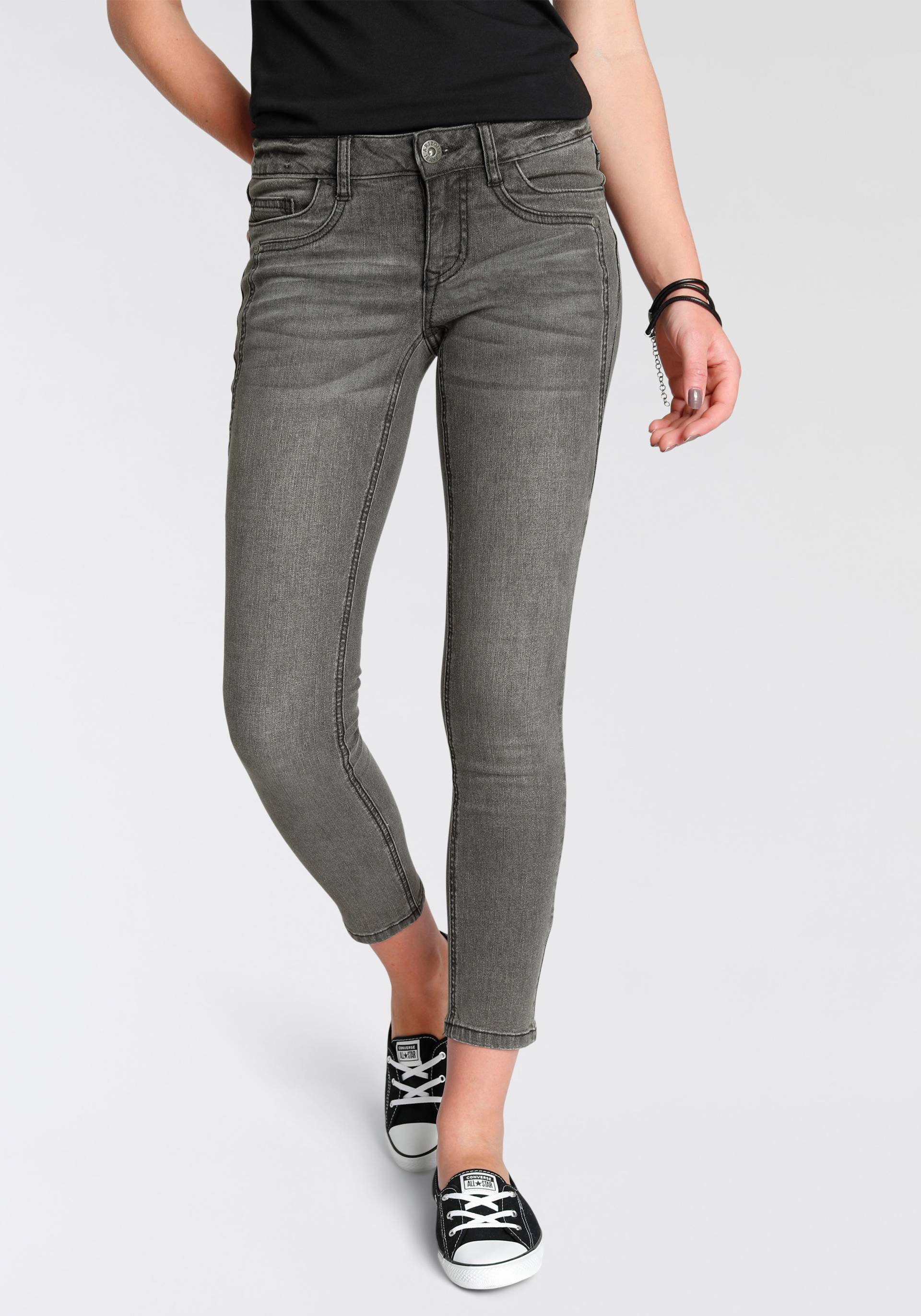 Arizona 7/8-Jeans »mit Keileinsätzen«, extra-enger Schnitt, Used-Look-Waschung, niedrige Leibhöhe Arizona 7/8-Jeans »mit Keileinsätzen«, extra-enger Schnitt, Used-Look-Waschung, niedrige Leibhöhe von Arizona