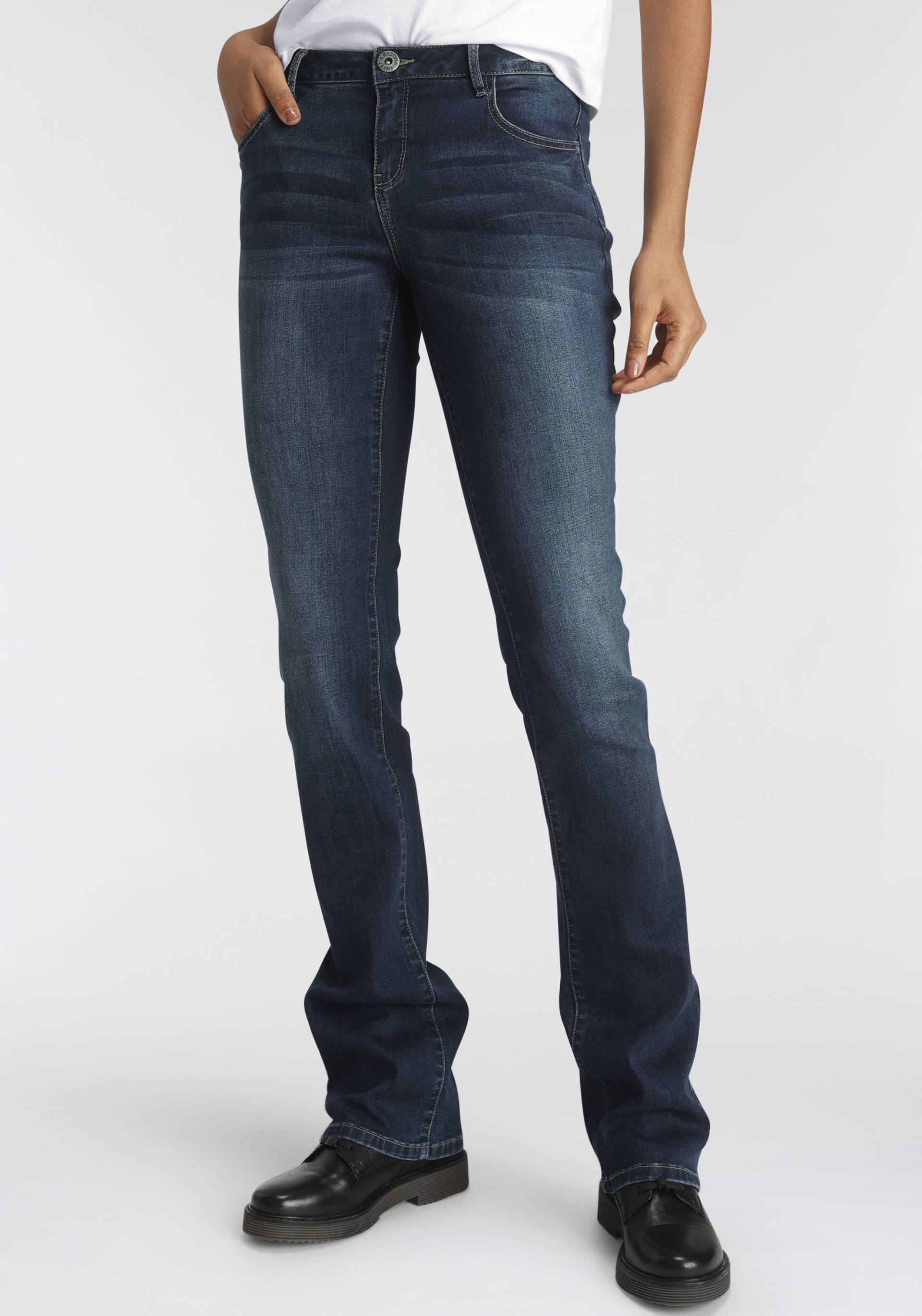 Arizona Bootcut-Jeans »Ultra-Stretch«, normale Passform, Baby-Bootcut, Used-Look-Waschung Arizona Bootcut-Jeans »Ultra-Stretch«, normale Passform, Baby-Bootcut, Used-Look-Waschung von Arizona