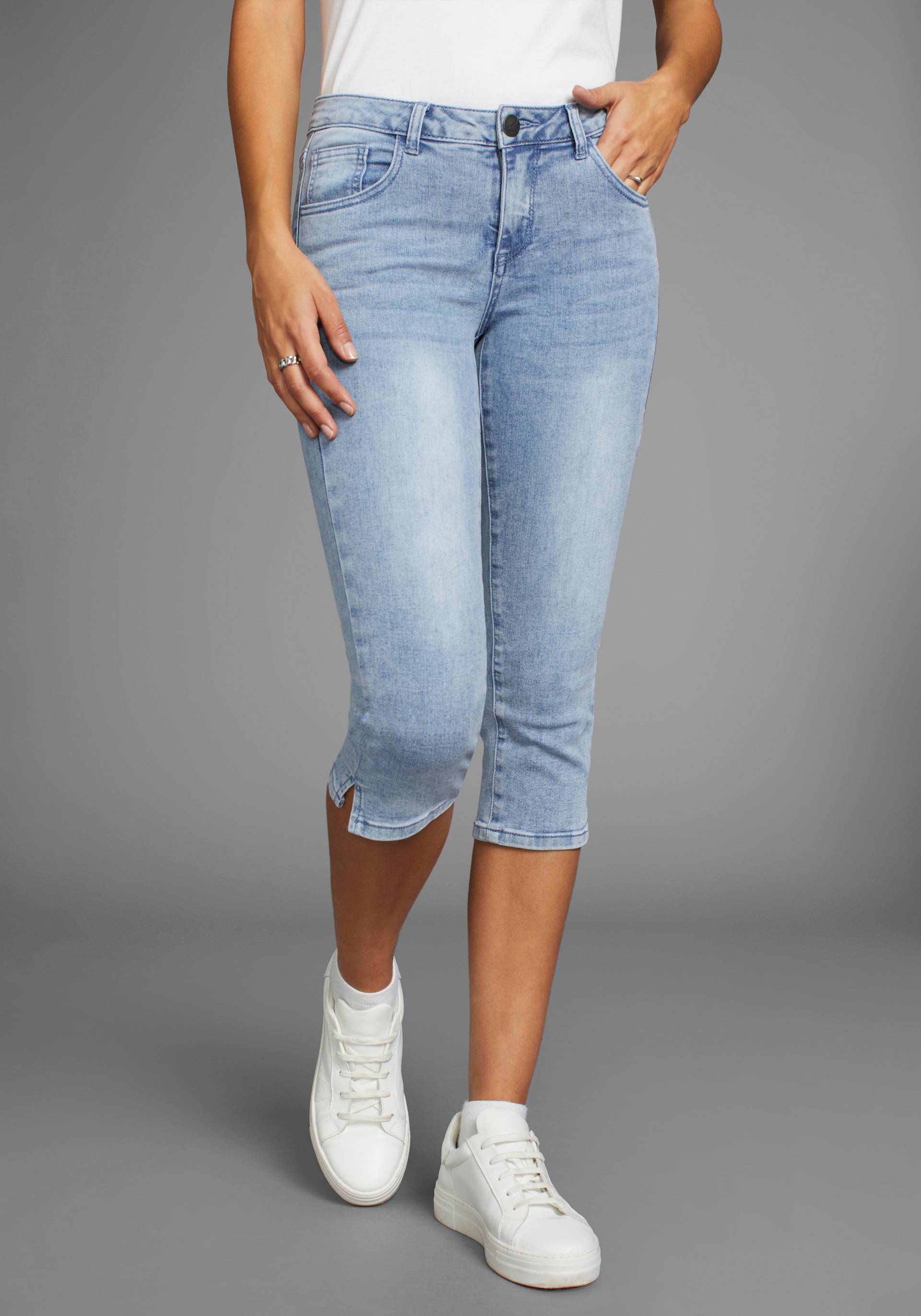 Arizona Caprijeans »Ultra-Stretch«, extra-enger Schnitt, modischer Beinabschluss mit Schlitz Arizona Caprijeans »Ultra-Stretch«, extra-enger Schnitt, modischer Beinabschluss mit Schlitz von Arizona