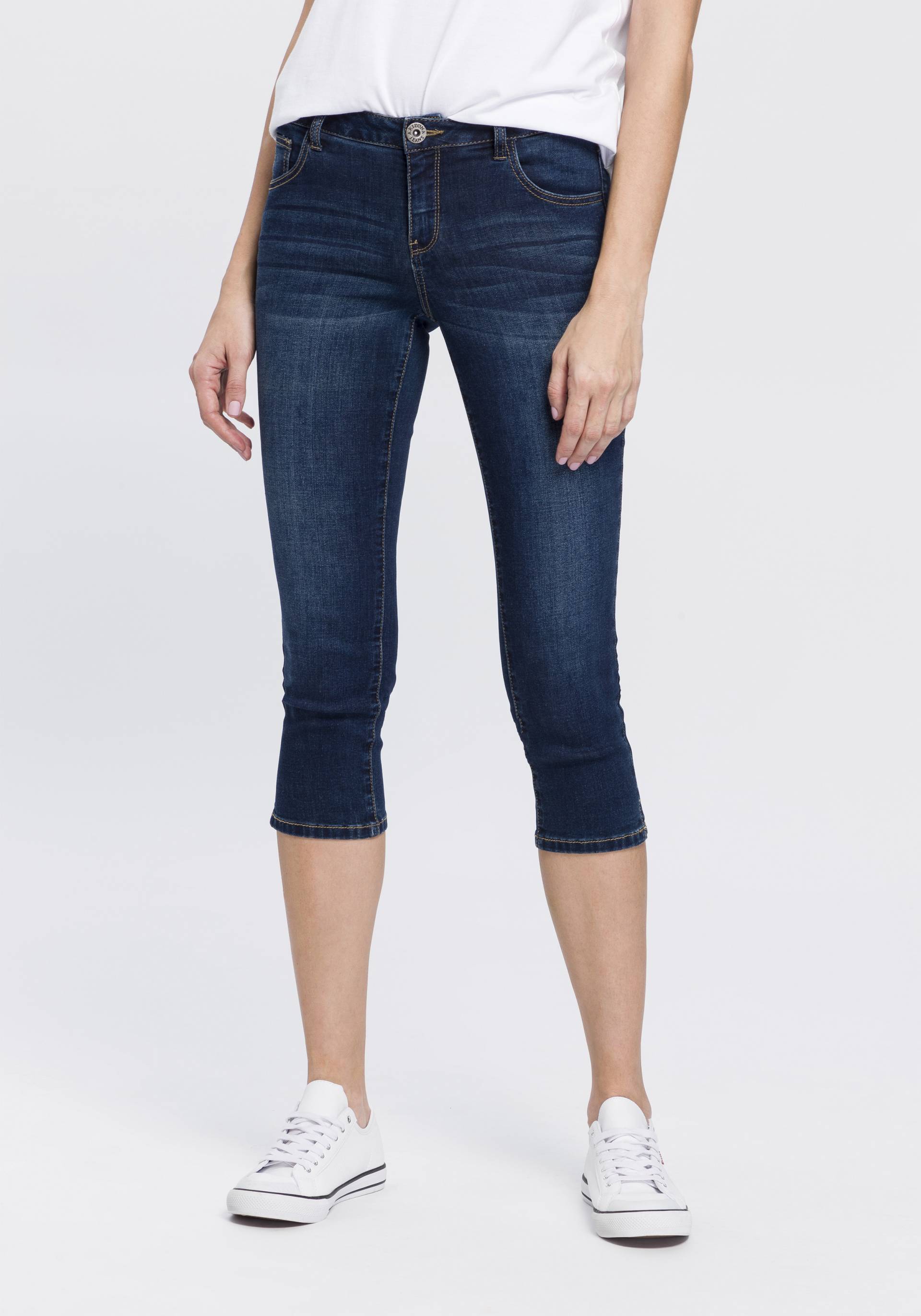 Arizona Caprijeans »Ultra-Stretch«, extra-enger Schnitt, modischer Beinabschluss mit Schlitz Arizona Caprijeans »Ultra-Stretch«, extra-enger Schnitt, modischer Beinabschluss mit Schlitz von Arizona