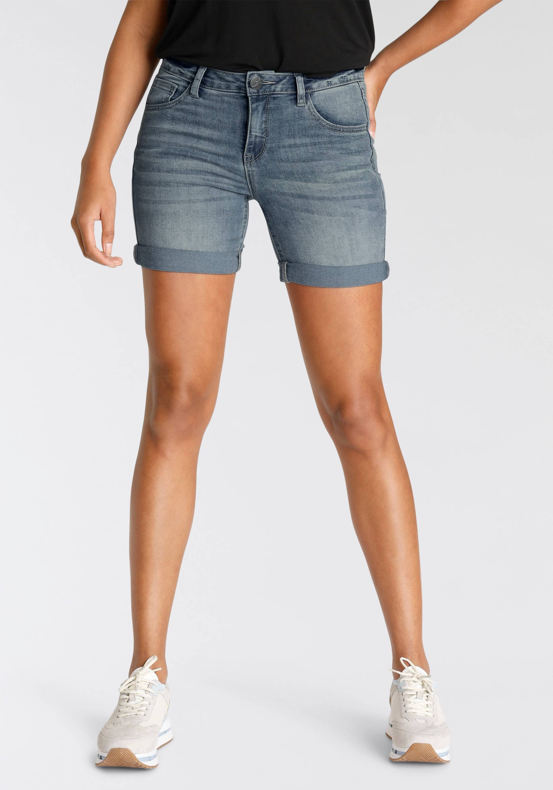 Arizona Jeansshorts »Ultra-Stretch«, extra eng geschnitten, krempelbare Beinabschlüsse Arizona Jeansshorts »Ultra-Stretch«, extra eng geschnitten, krempelbare Beinabschlüsse von Arizona