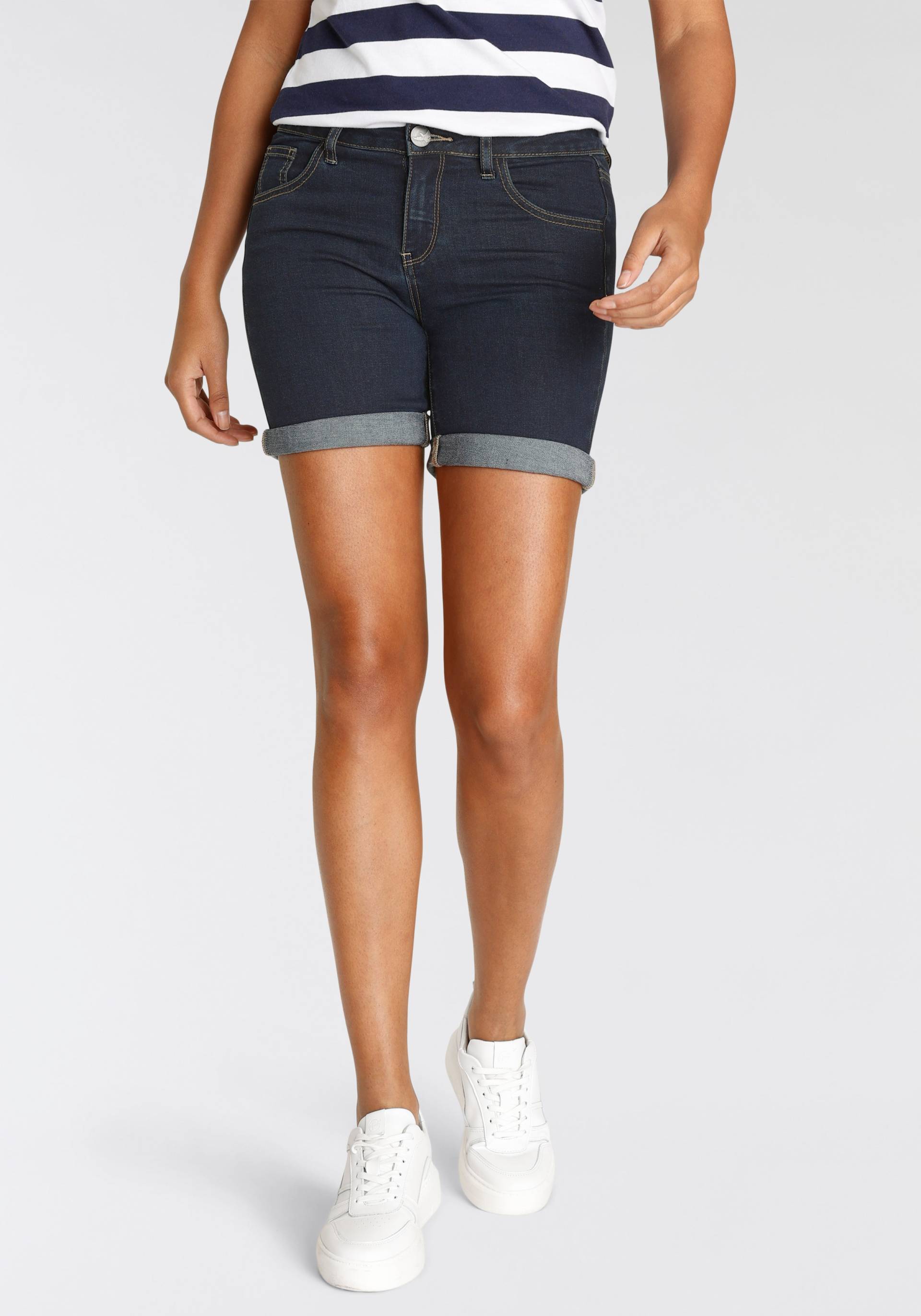 Arizona Jeansshorts »Ultra-Stretch«, extra eng geschnitten, krempelbare Beinabschlüsse Arizona Jeansshorts »Ultra-Stretch«, extra eng geschnitten, krempelbare Beinabschlüsse von Arizona