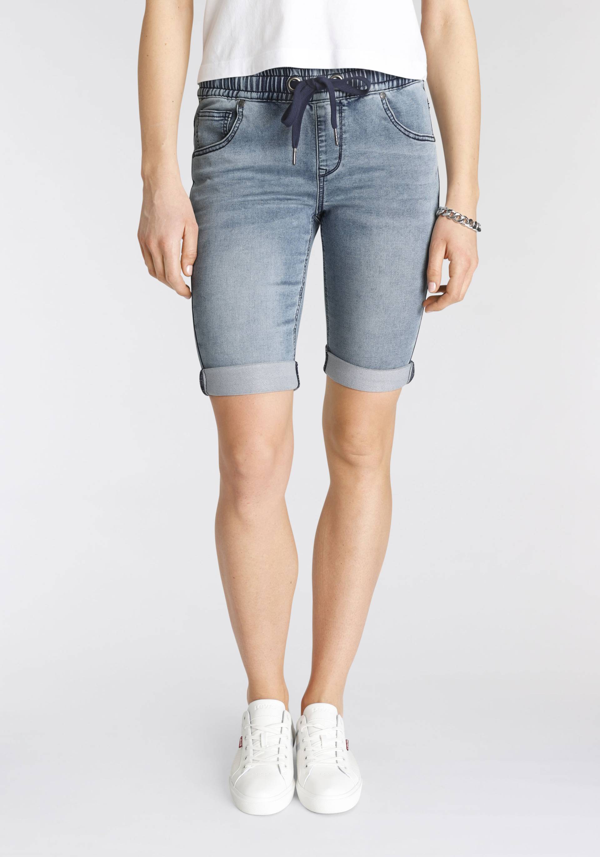 Arizona Jogg-Jeansbermudas, hohe Leibhöhe, krempelbare Beinabschlüsse, Used-Look Arizona Jogg-Jeansbermudas, hohe Leibhöhe, krempelbare Beinabschlüsse, Used-Look von Arizona
