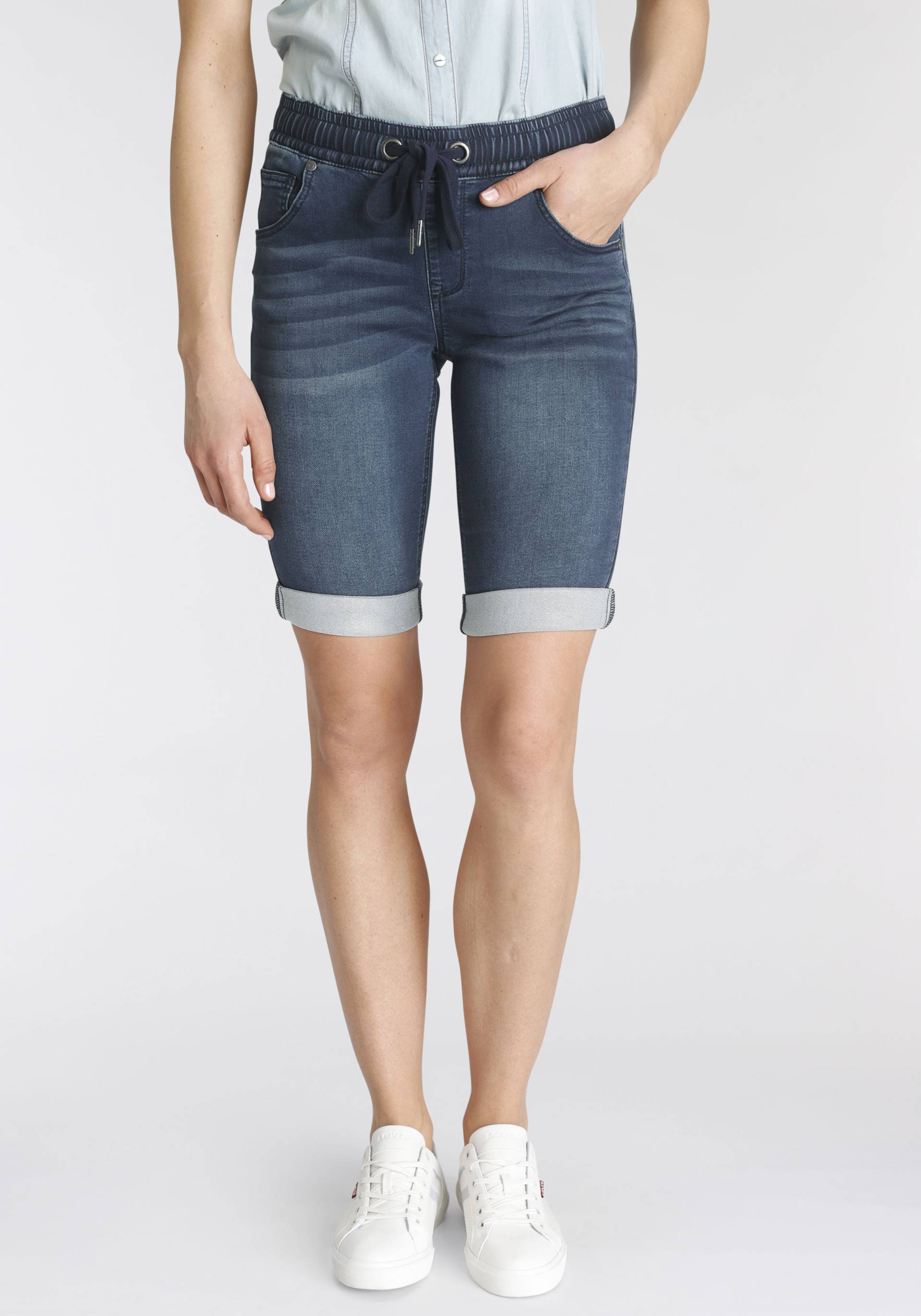 Arizona Jogg-Jeansbermudas, hohe Leibhöhe, krempelbare Beinabschlüsse, Used-Look Arizona Jogg-Jeansbermudas, hohe Leibhöhe, krempelbare Beinabschlüsse, Used-Look von Arizona