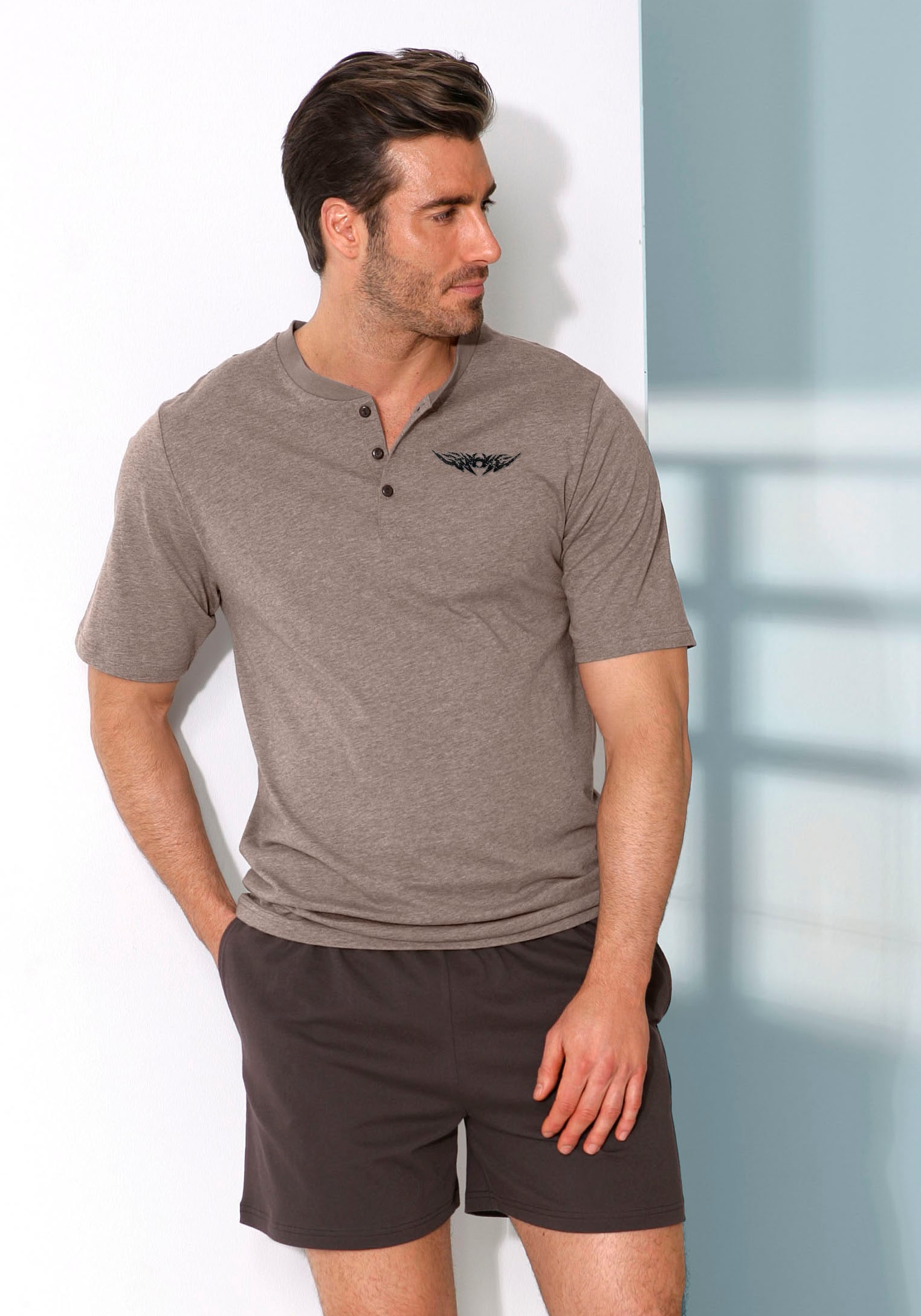 AUTHENTIC LE JOGGER Pyjama »Pyjama für Herren«, (2 tlg., 1 Stück), mit Knopfleiste AUTHENTIC LE JOGGER Pyjama »Pyjama für Herren«, (2 tlg., 1 Stück), mit Knopfleiste von AUTHENTIC LE JOGGER