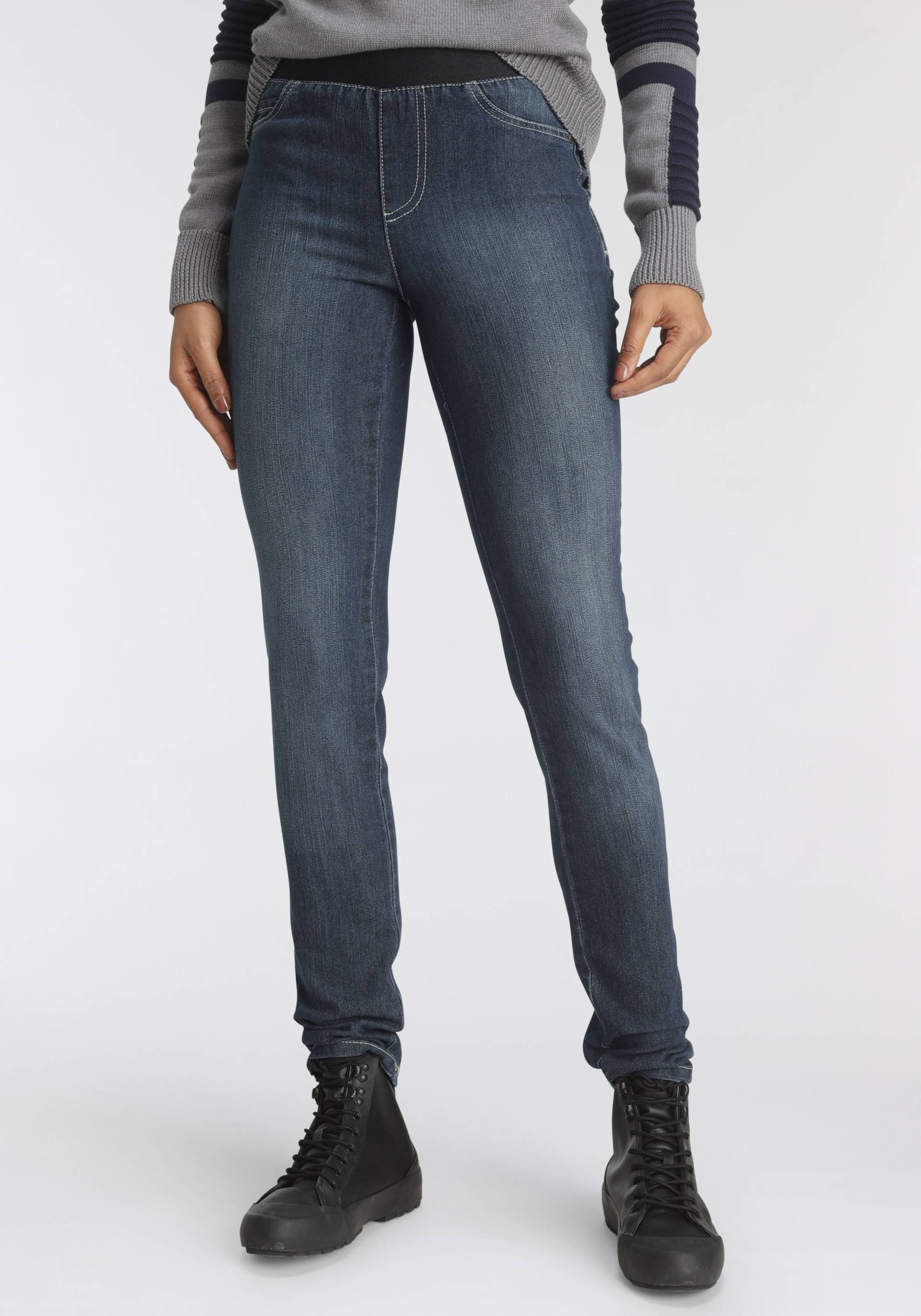 Arizona Skinny-fit-Jeans, extra-enger Schnitt, komfortable Leibhöhe, Used-Look-Waschung Arizona Skinny-fit-Jeans, extra-enger Schnitt, komfortable Leibhöhe, Used-Look-Waschung von Arizona