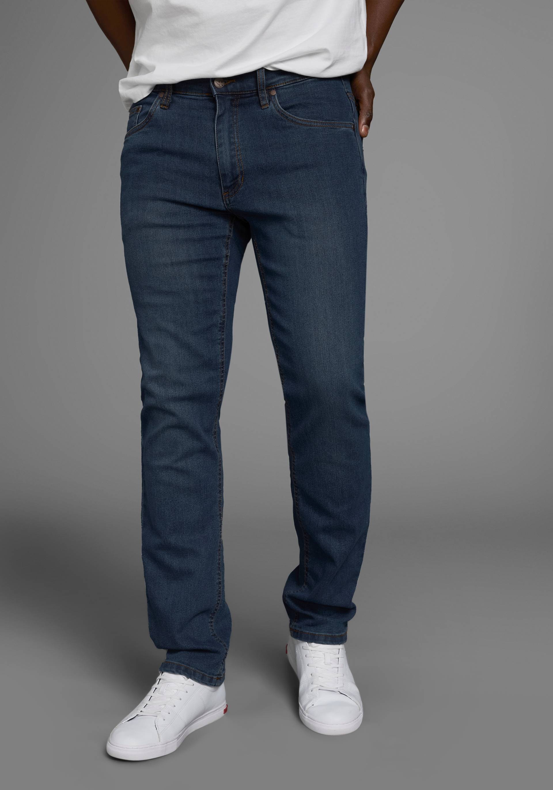 Arizona Straight-Jeans, gerade Beinform, dezente Used-Waschung, niedrige Leibhöhe Arizona Straight-Jeans, gerade Beinform, dezente Used-Waschung, niedrige Leibhöhe von Arizona