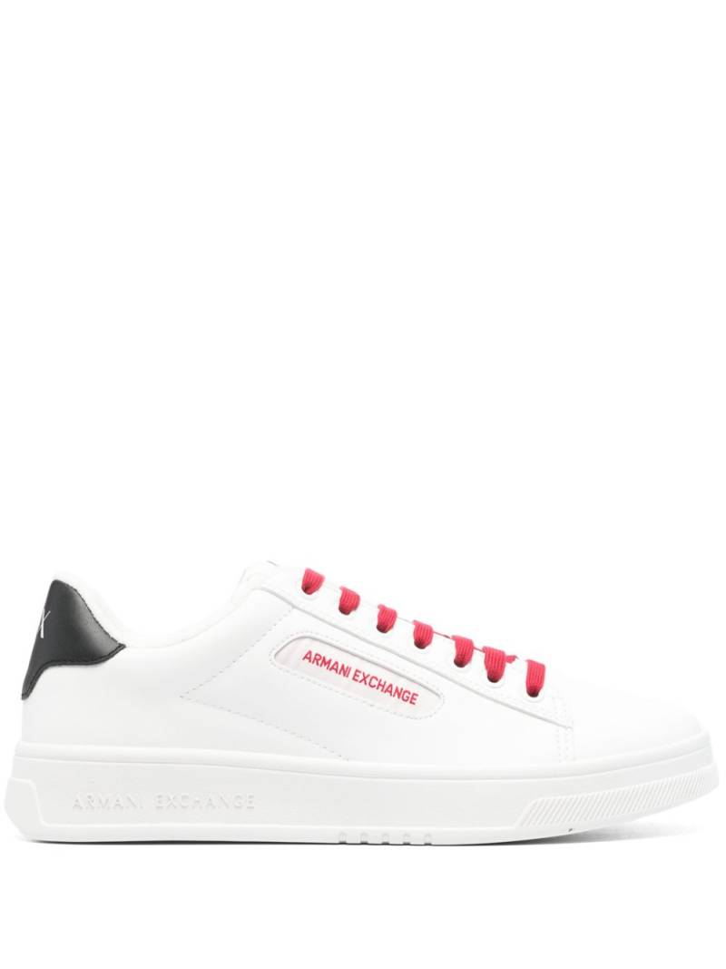 Armani Exchange embroidered-logo sneakers - White von Armani Exchange