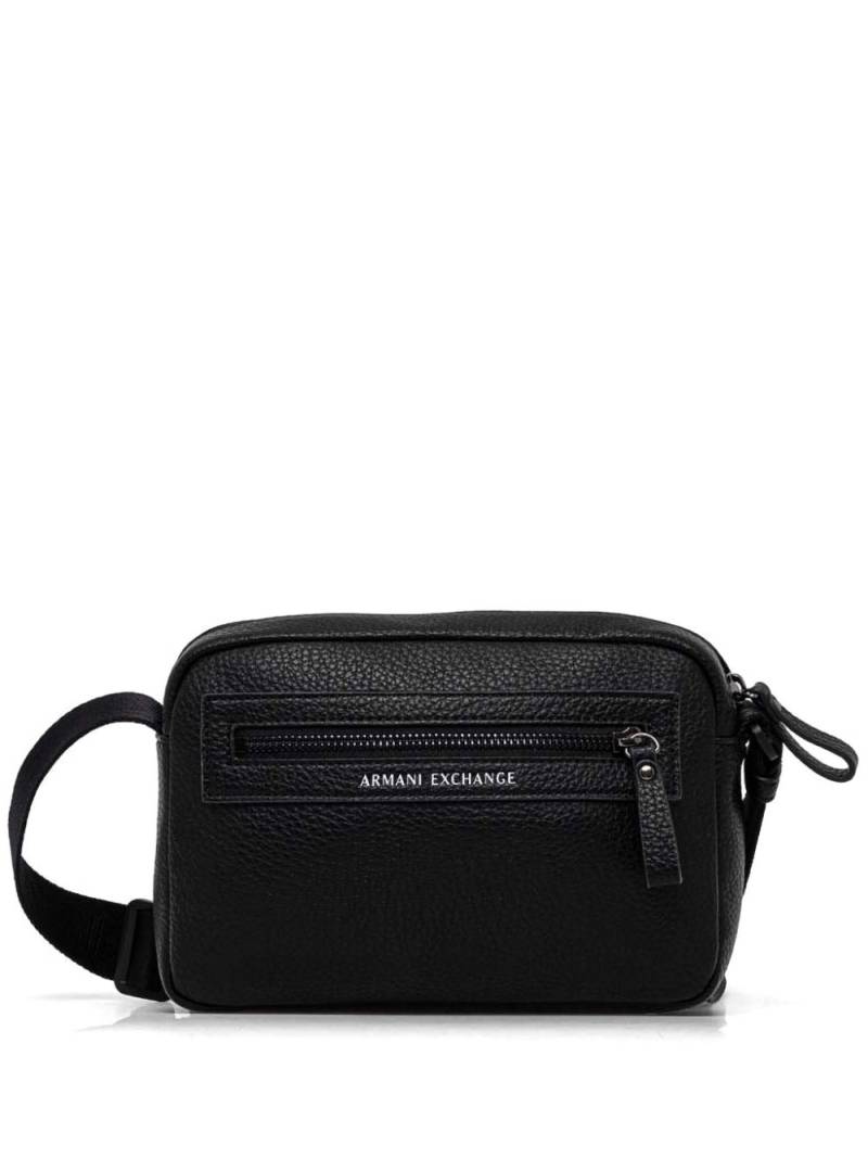 Armani Exchange logo-lettering shoulder bag - Black von Armani Exchange