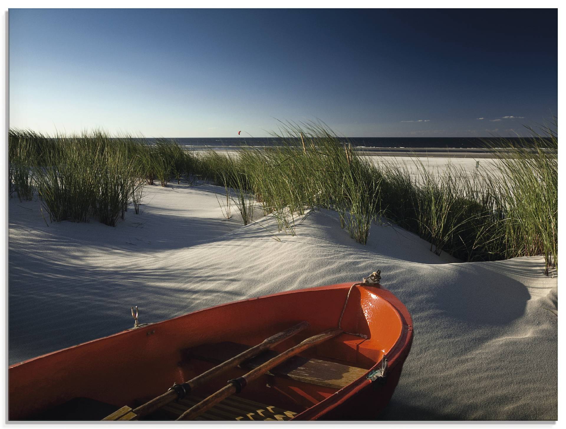 Artland Glasbild »Rotes Boot am Strand...«, Boote & Schiffe, (1 St.), in verschiedenen Grössen von Artland