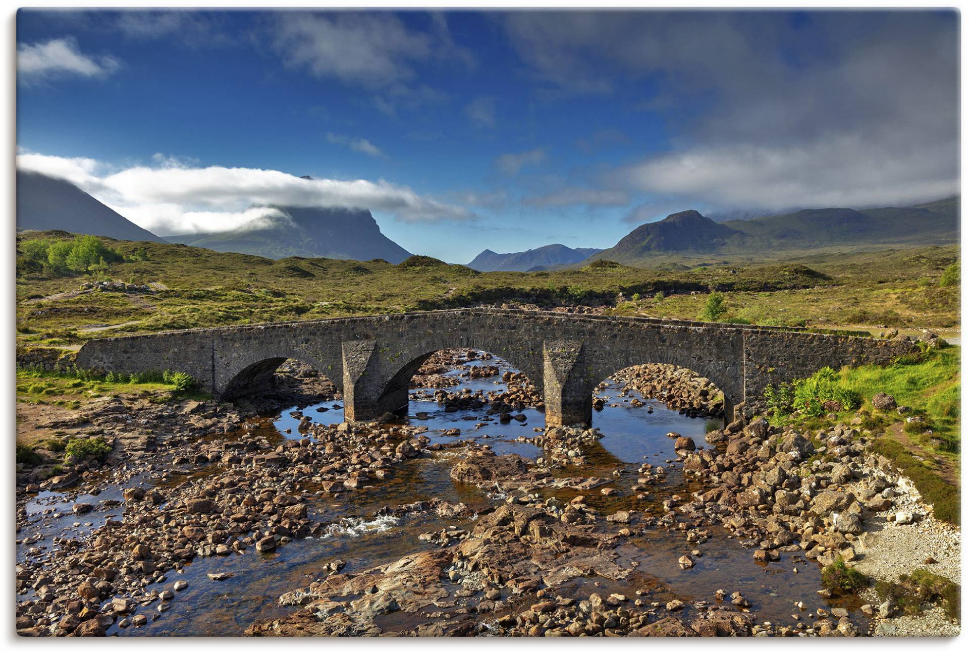 Artland Wandbild »Alte Steinbrücke Sligachan Cuillin Berge«, Brücken, (1 St.), als Alubild, Leinwandbild, Wandaufkleber oder Poster in versch. Grössen von Artland