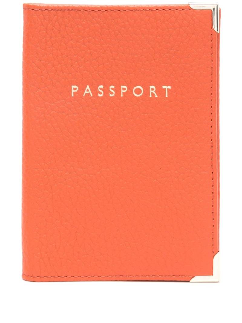 Aspinal Of London grained leather passport holder - Orange von Aspinal Of London