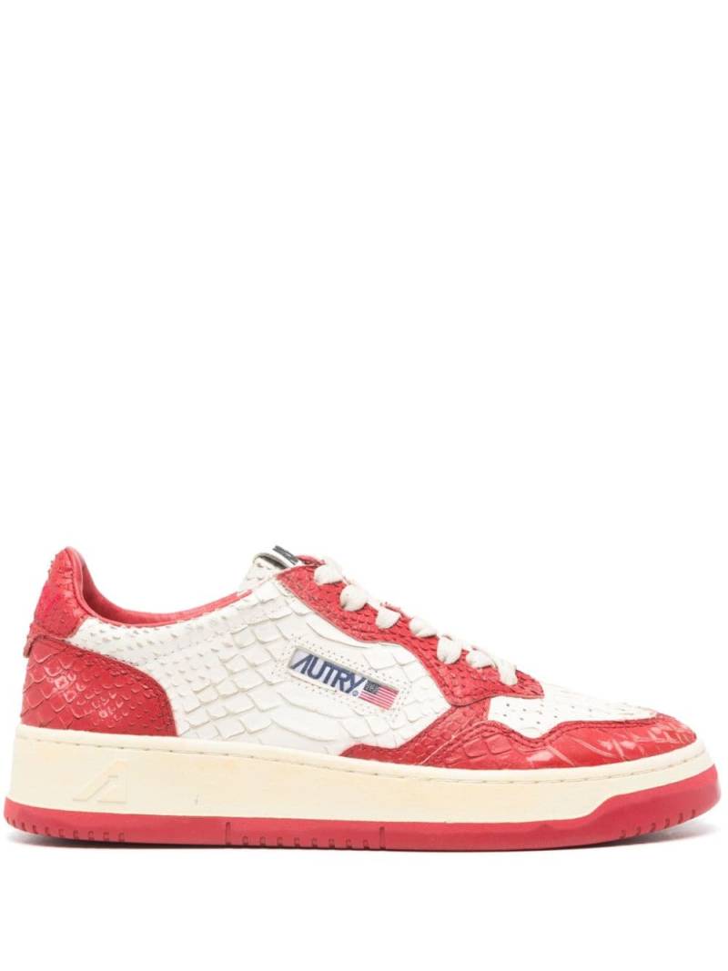 Autry Medalist embossed leather sneakers - Red von Autry