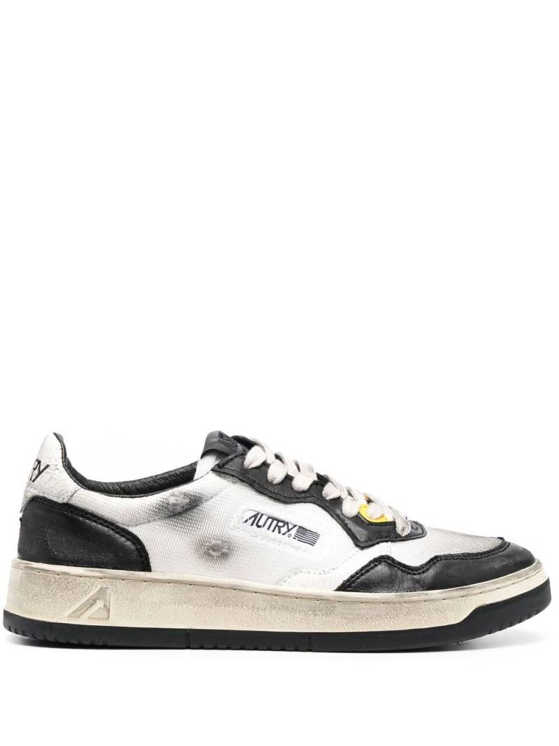 Autry vintage-finish low-top sneakers - Black von Autry