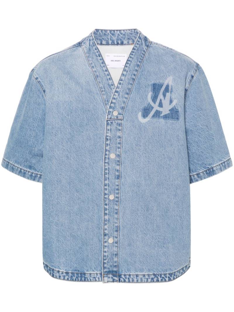 Axel Arigato logo-print denim shirt - Blue von Axel Arigato