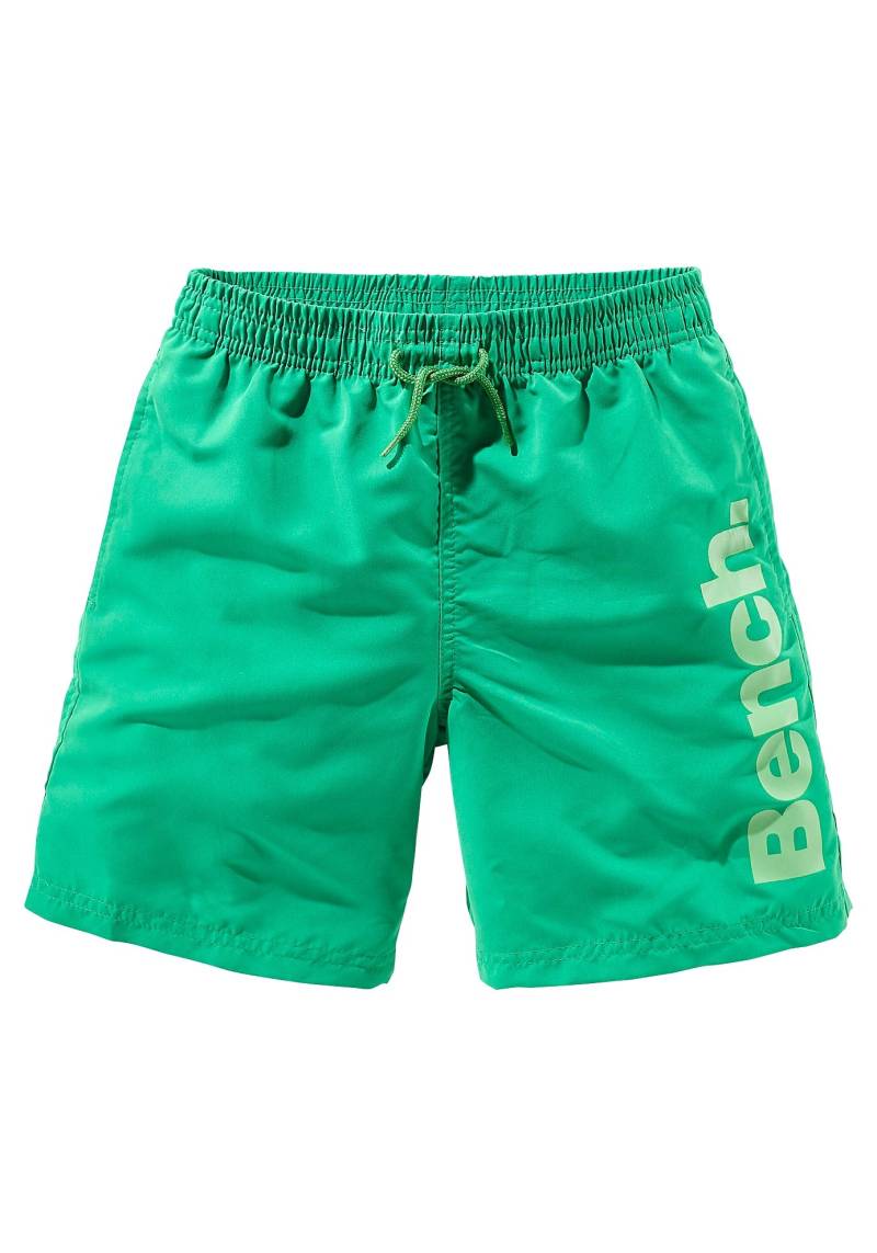 Bench. Badeshorts, mit trendigem Logoschriftzug von Bench.