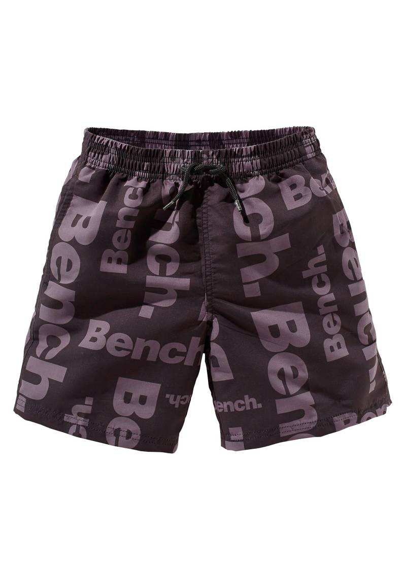 Bench. Badeshorts, mit allover Logodruck von Bench.