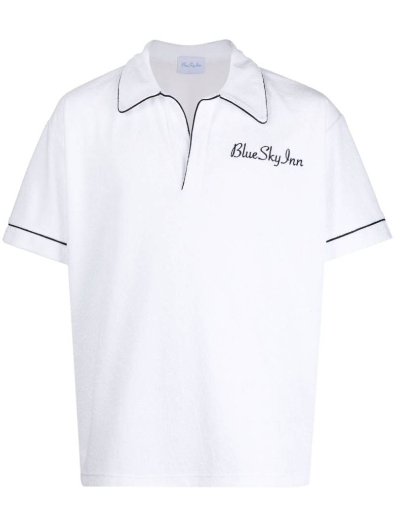 BLUE SKY INN logo-embroidered polo shirt - White von BLUE SKY INN