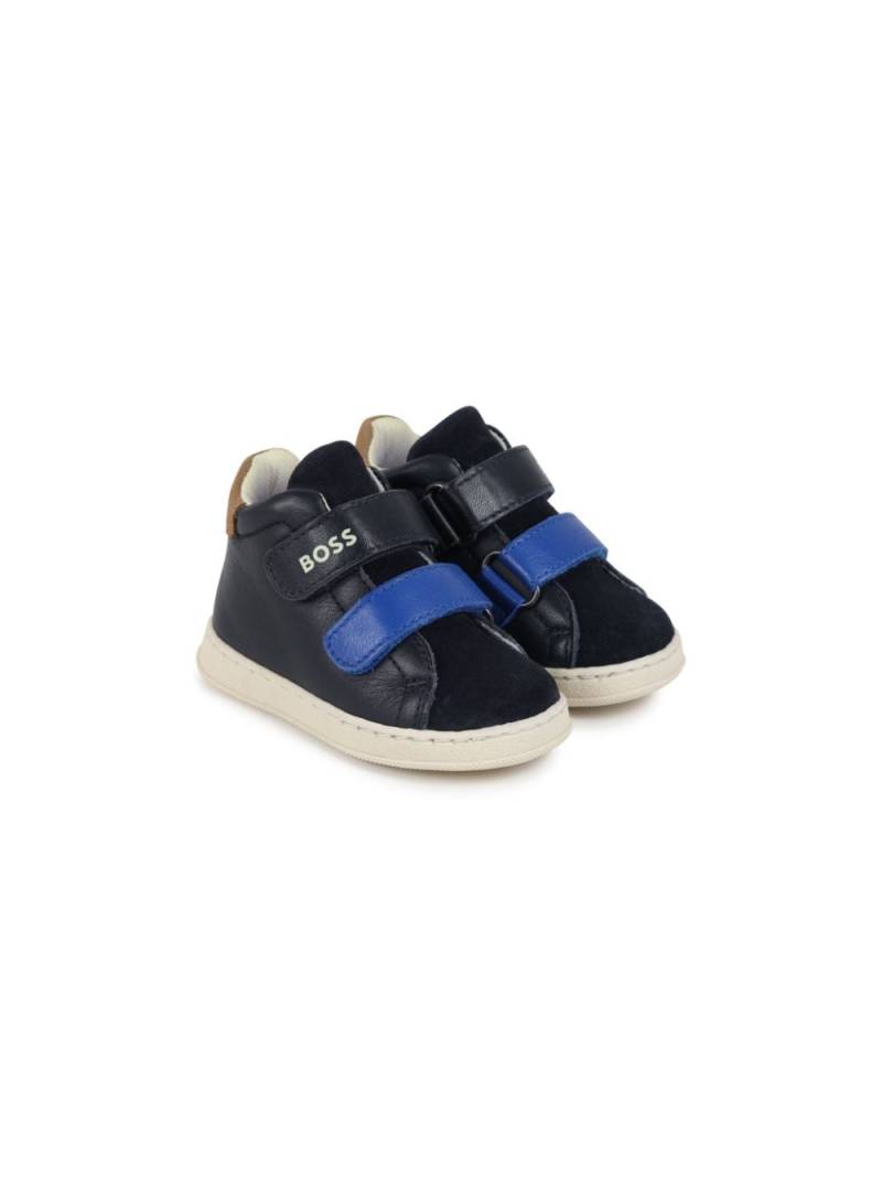 BOSS Kidswear logo-embossed leather sneakers - Blue von BOSS Kidswear