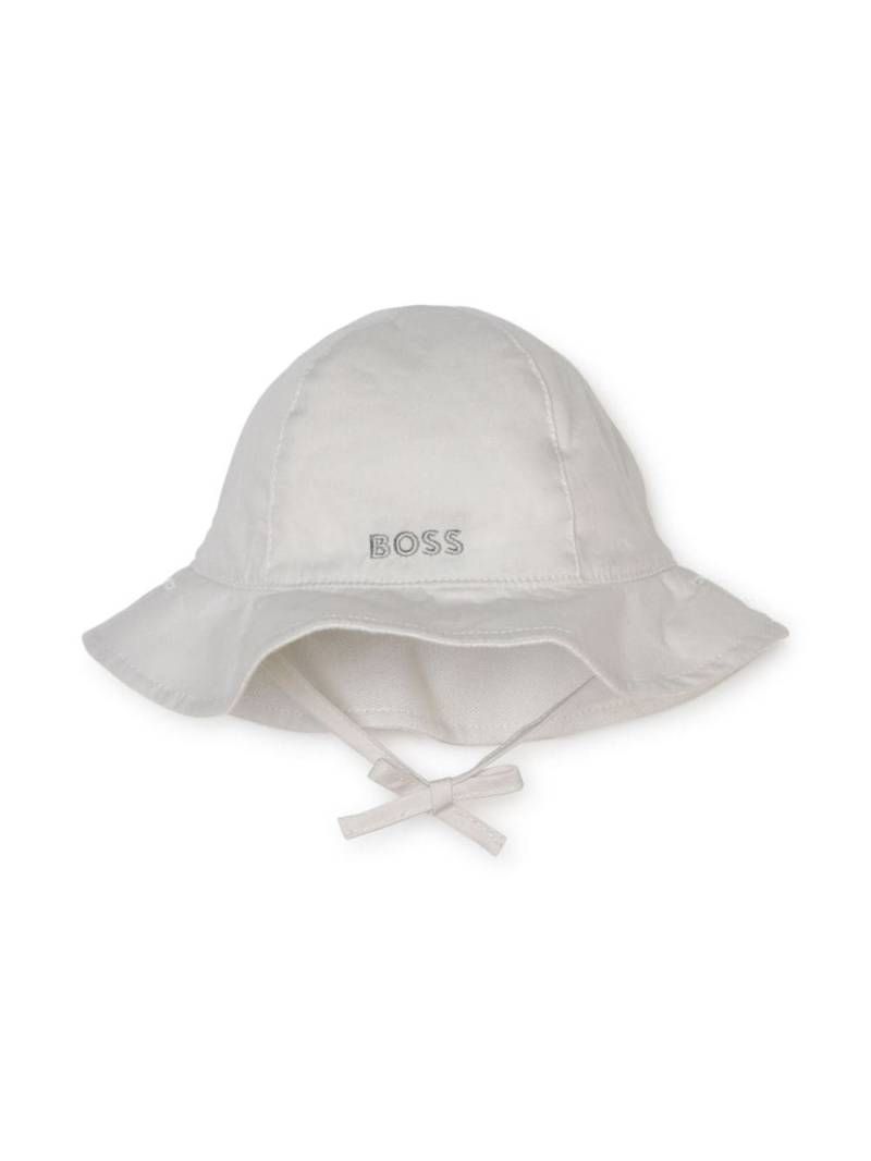 BOSS Kidswear logo-embroidered reversible cotton hat - White von BOSS Kidswear