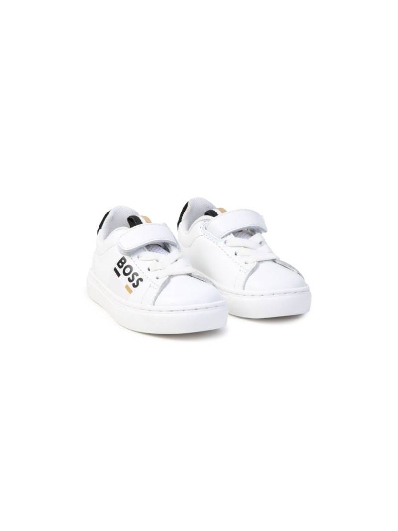 BOSS Kidswear logo-print leather sneakers - White von BOSS Kidswear