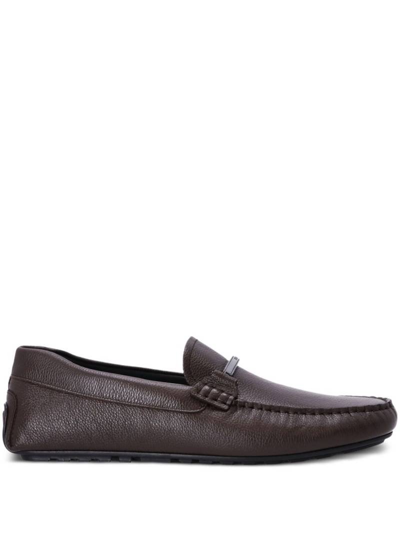 BOSS logo-plaque grained leather loafers - Brown von BOSS