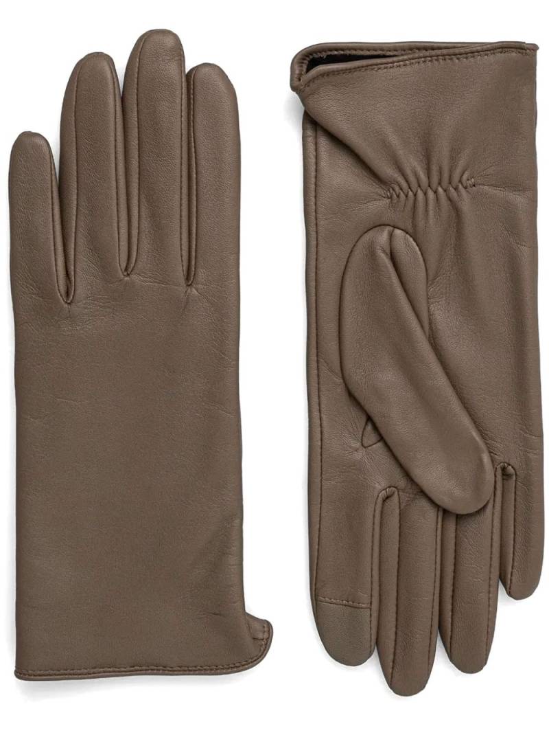 BOSS logo-plaque leather gloves - Neutrals von BOSS