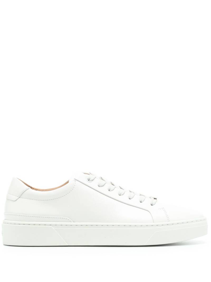 BOSS logo-plaque leather sneakers - White von BOSS