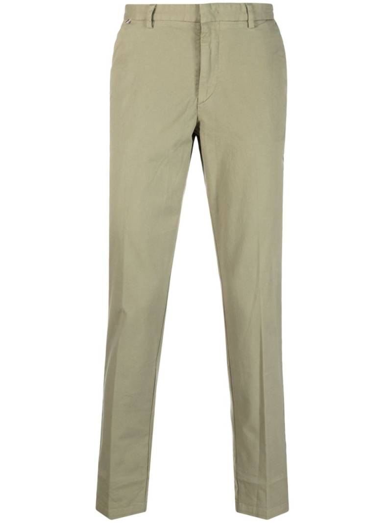 BOSS low-rise chino trousers - Green von BOSS