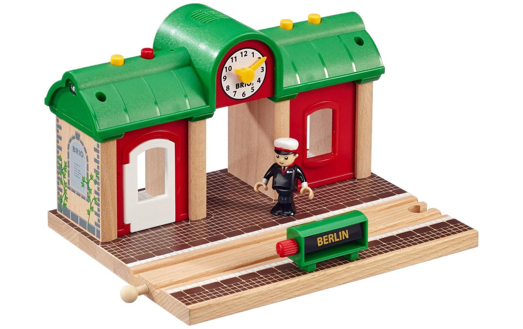 BRIO® Spielzeugeisenbahn-Gebäude »Sprechender Bahnhof« von BRIO®