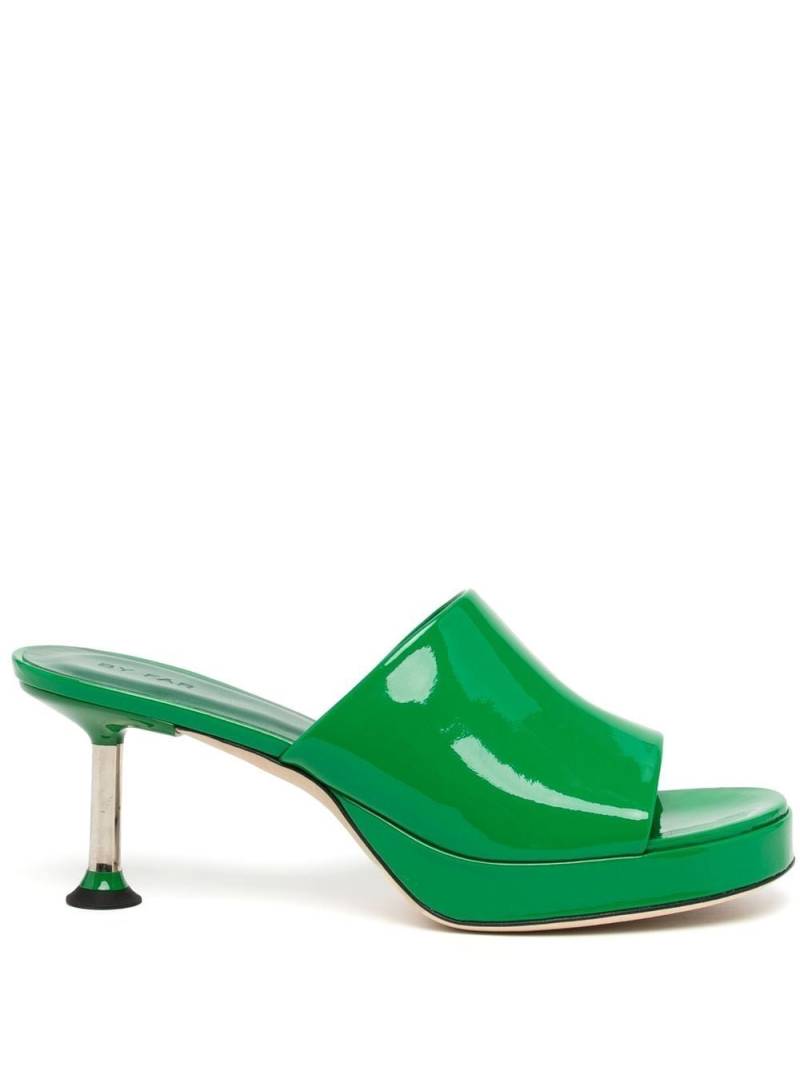 BY FAR Cala patent leather mules - Green von BY FAR