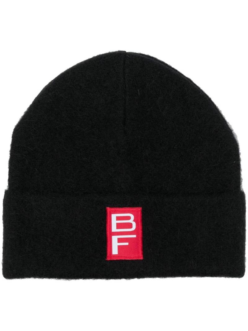 BY FAR logo patch beanie - Black von BY FAR