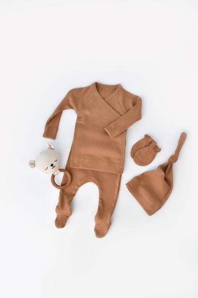 4 Stk Set, Hose, T-shirt, Mütze, Fausthandschuhe Unisex Braun 62 von BabyCosy Organic